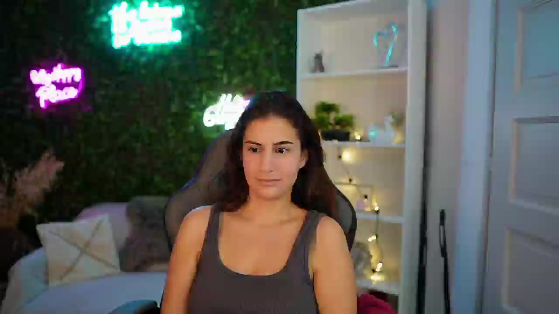 Gallery image thumbnail from Clair_Meek's myfreecams stream on, 12/20/2024, 12:34 image 16 of 20