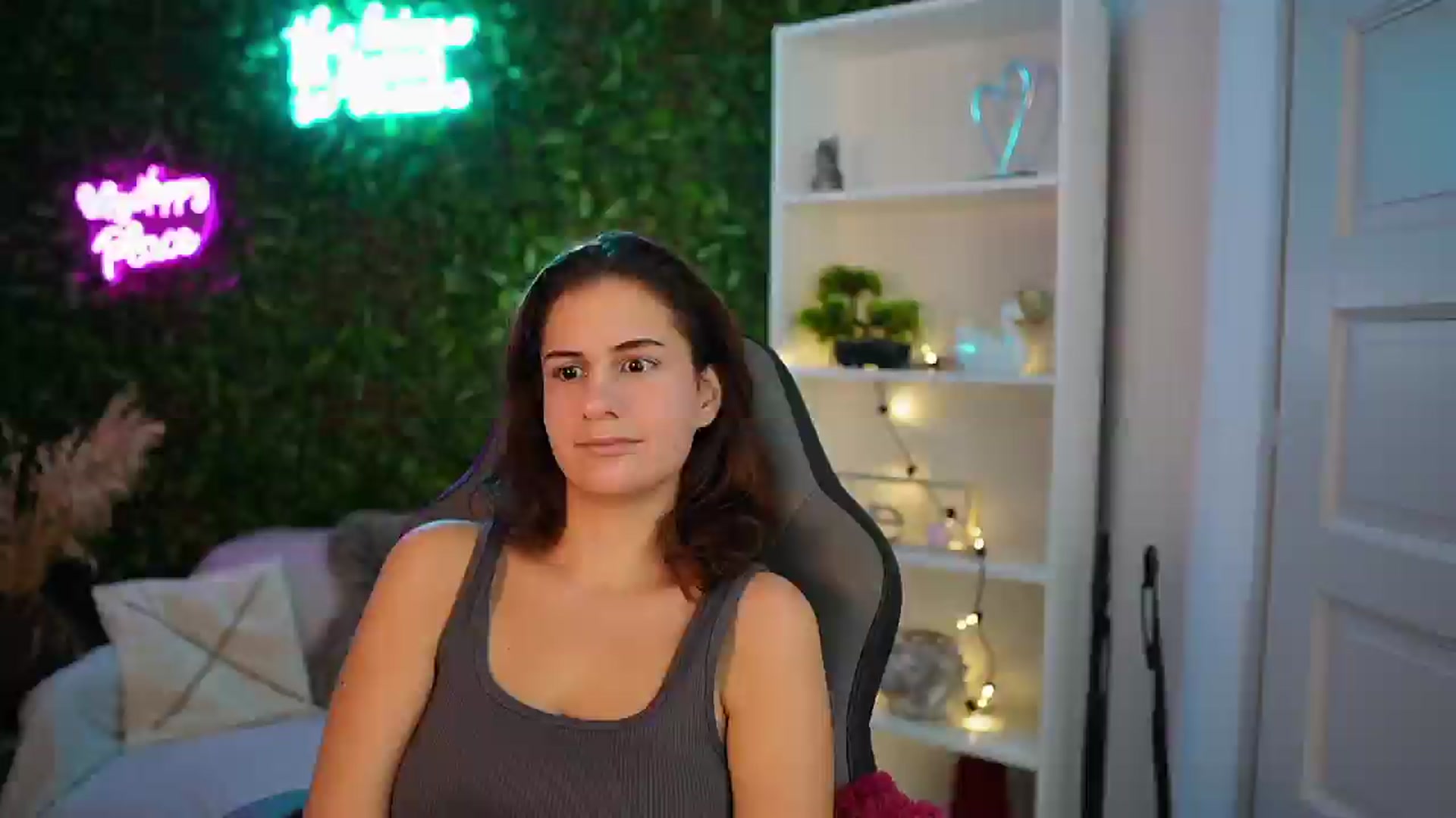 Gallery image thumbnail from Clair_Meek's myfreecams stream on, 12/20/2024, 12:34 image 5 of 20