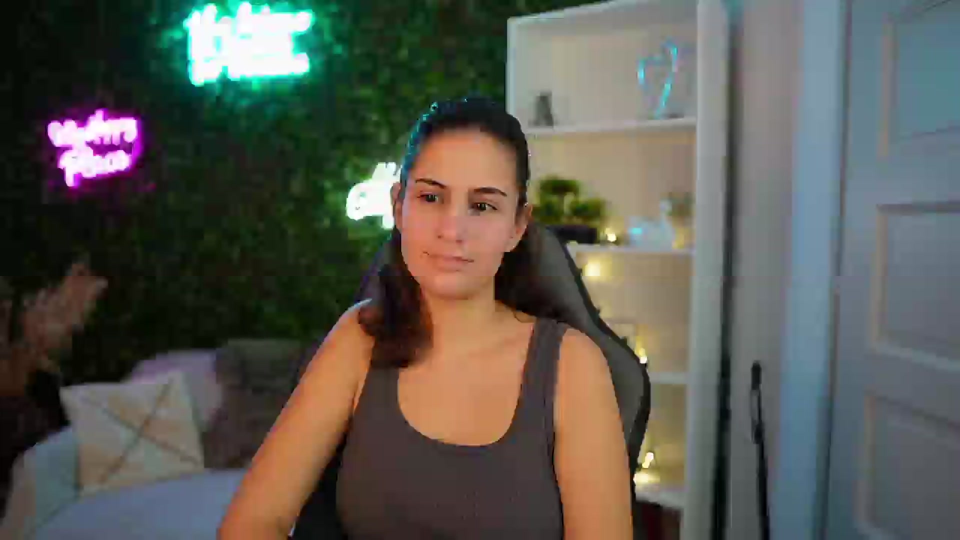 Gallery image thumbnail from Clair_Meek's myfreecams stream on, 12/20/2024, 13:38 image 18 of 20