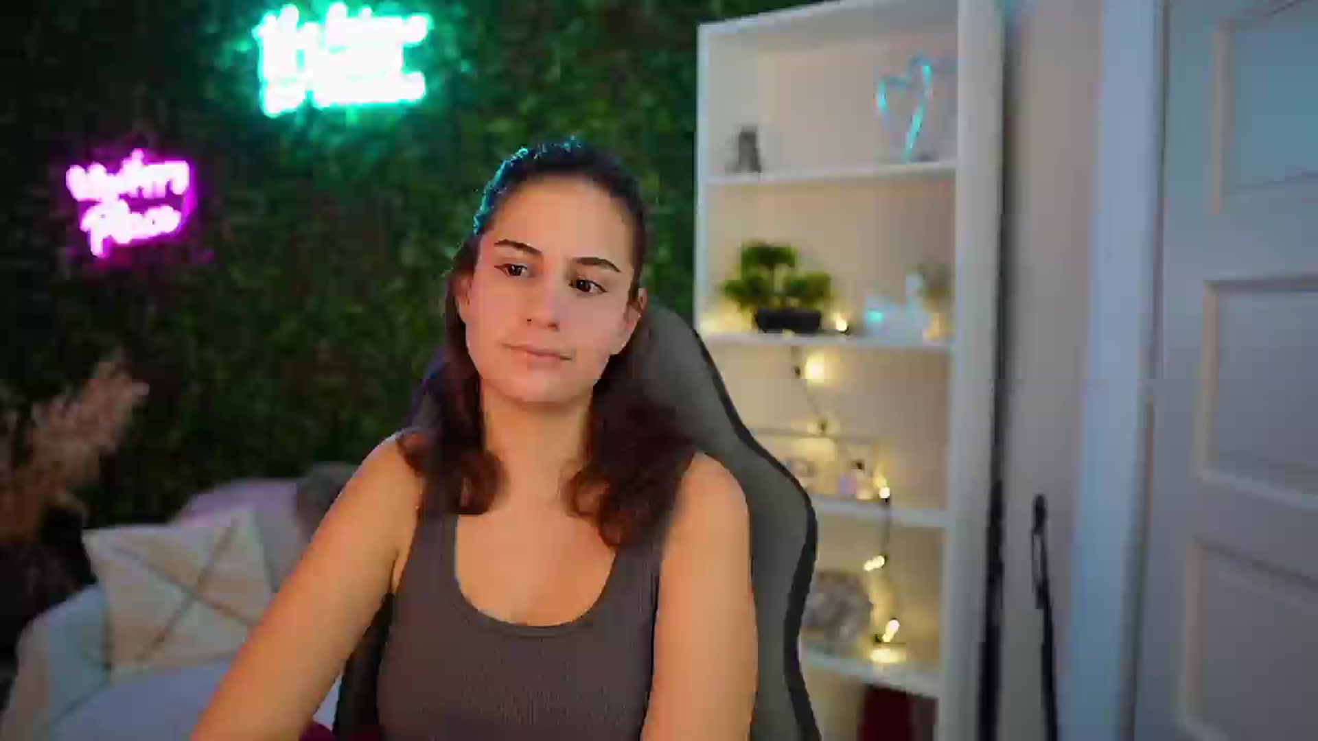 Gallery image thumbnail from Clair_Meek's myfreecams stream on, 12/20/2024, 13:38 image 11 of 20