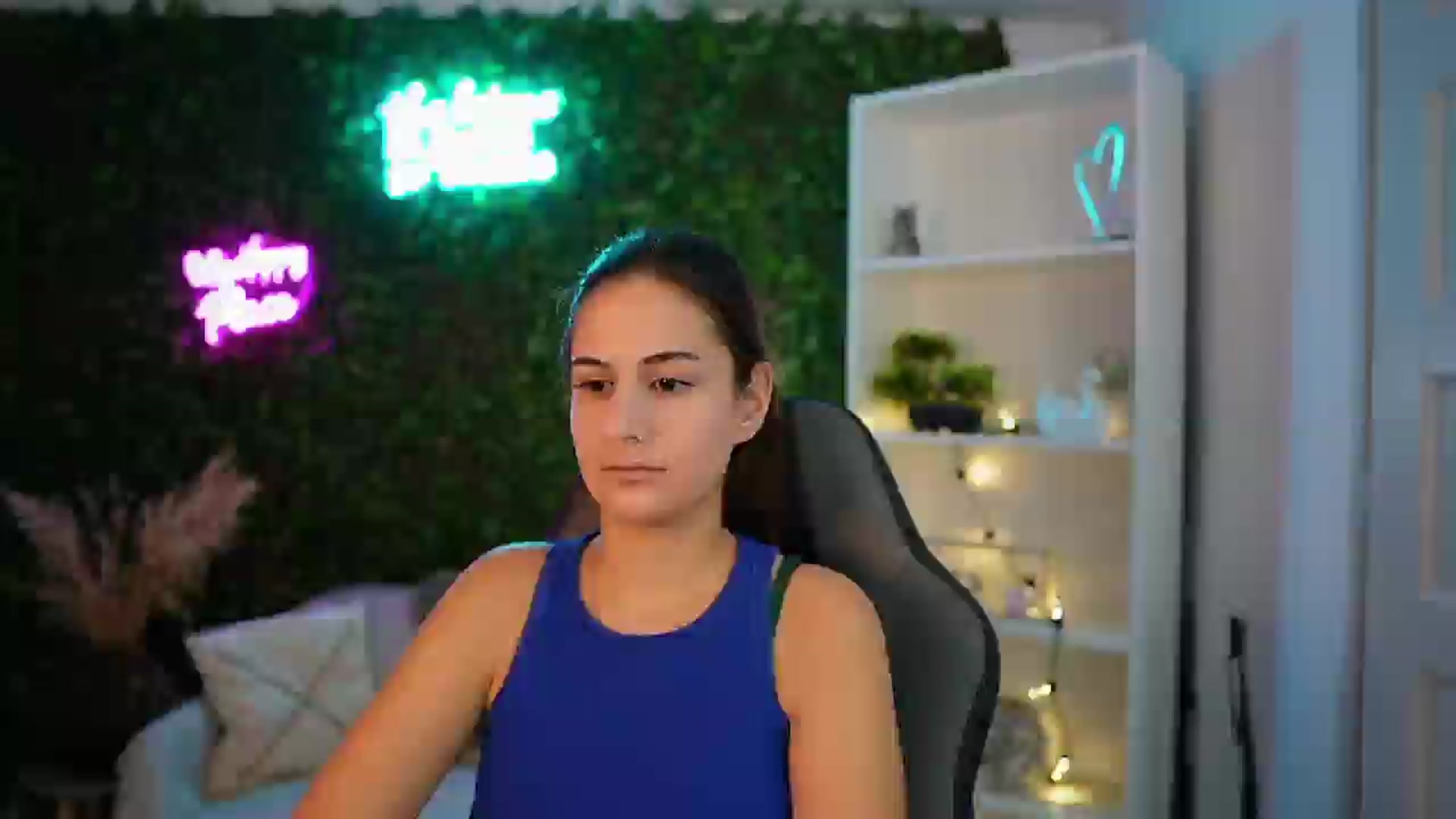 Gallery image thumbnail from Clair_Meek's myfreecams stream on, 12/23/2024, 13:37 image 19 of 20