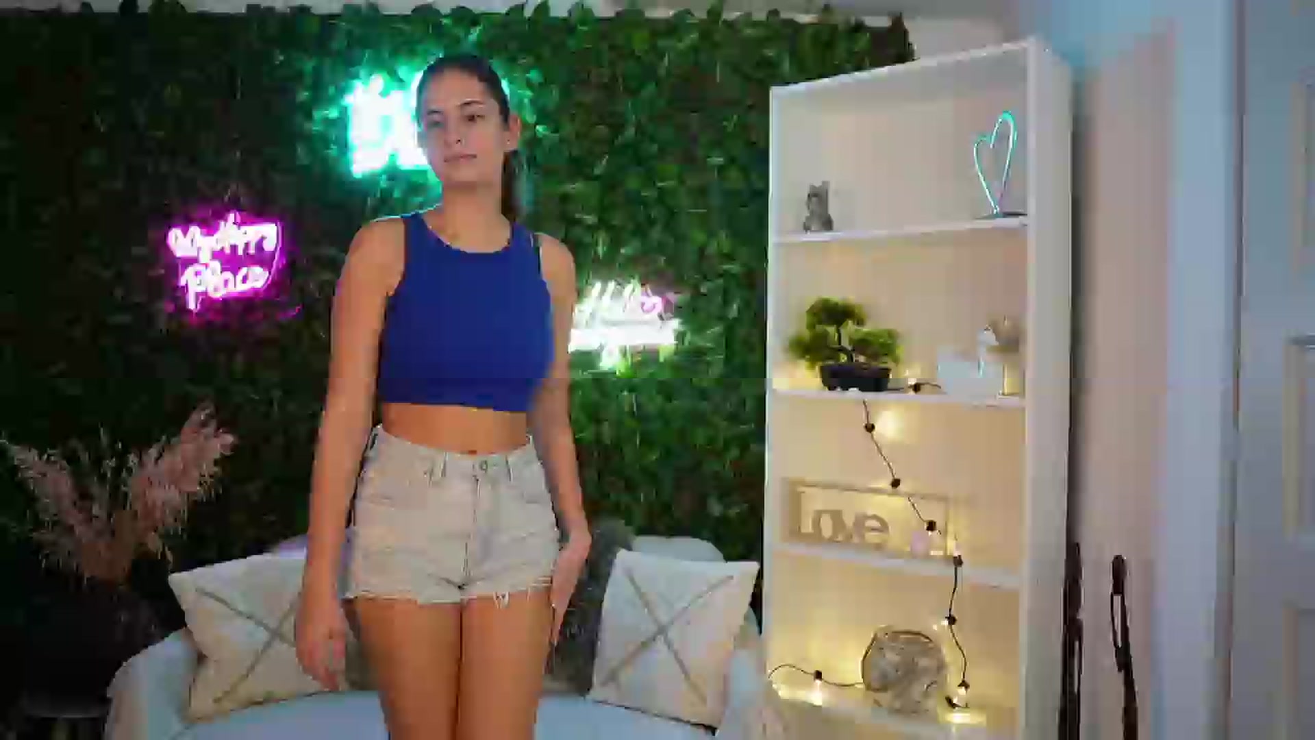 Gallery image thumbnail from Clair_Meek's myfreecams stream on, 12/23/2024, 13:37 image 7 of 20