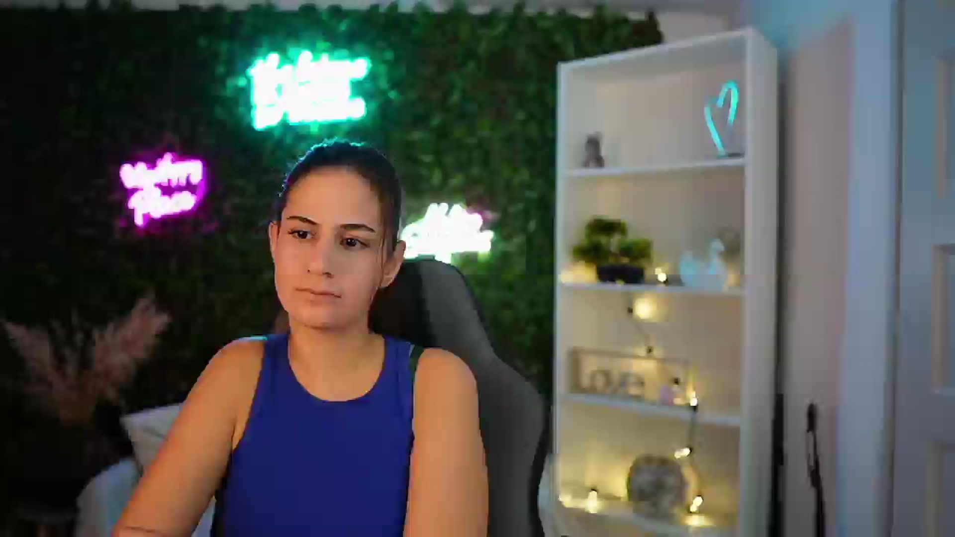 Gallery image thumbnail from Clair_Meek's myfreecams stream on, 12/23/2024, 13:37 image 13 of 20