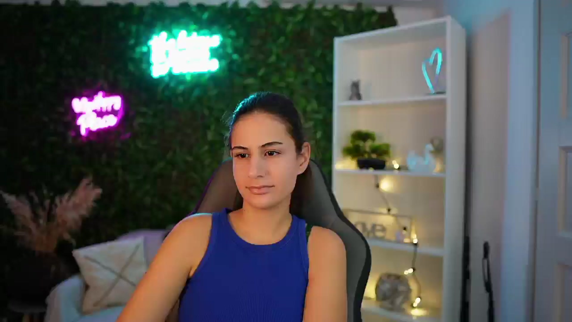 Gallery image thumbnail from Clair_Meek's myfreecams stream on, 12/23/2024, 14:29 image 5 of 20