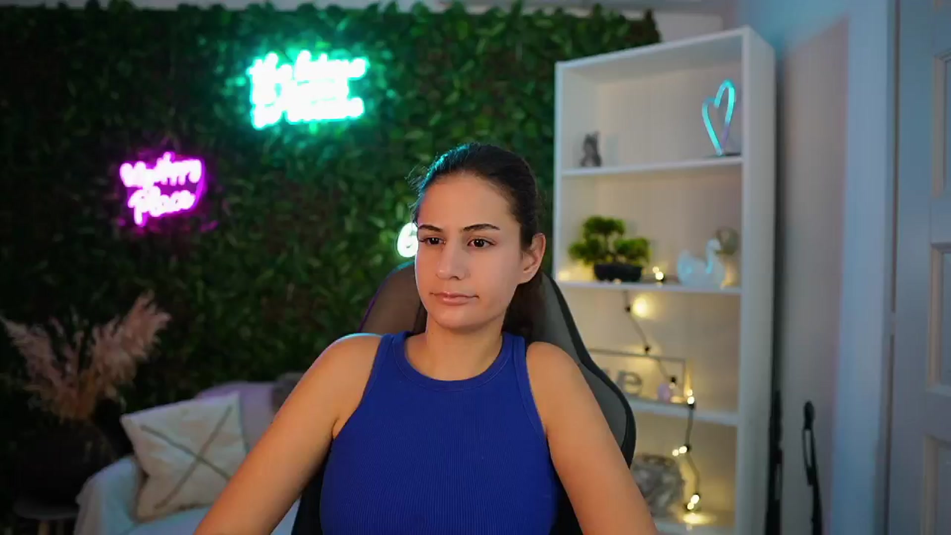 Gallery image thumbnail from Clair_Meek's myfreecams stream on, 12/23/2024, 14:29 image 19 of 20