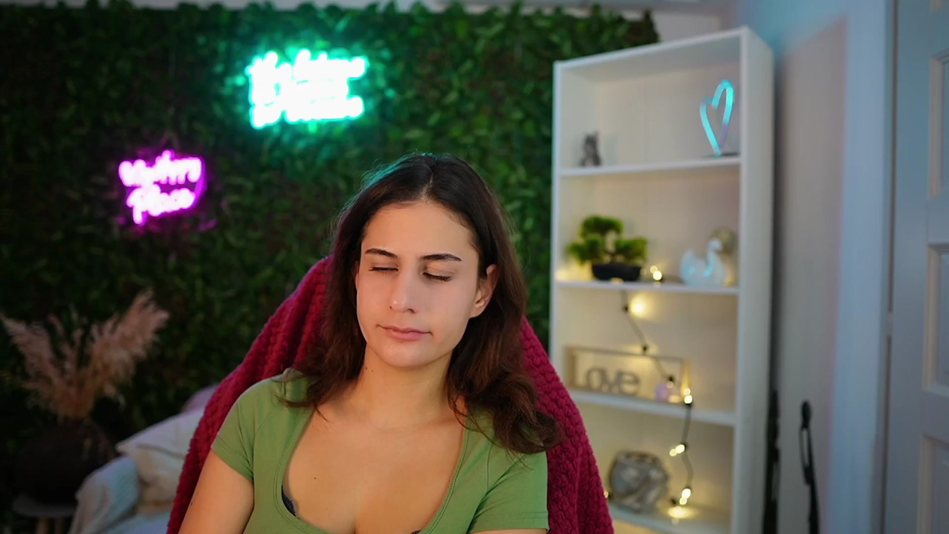 Gallery image thumbnail from Clair_Meek's myfreecams stream on, 12/26/2024, 09:59 image 16 of 20