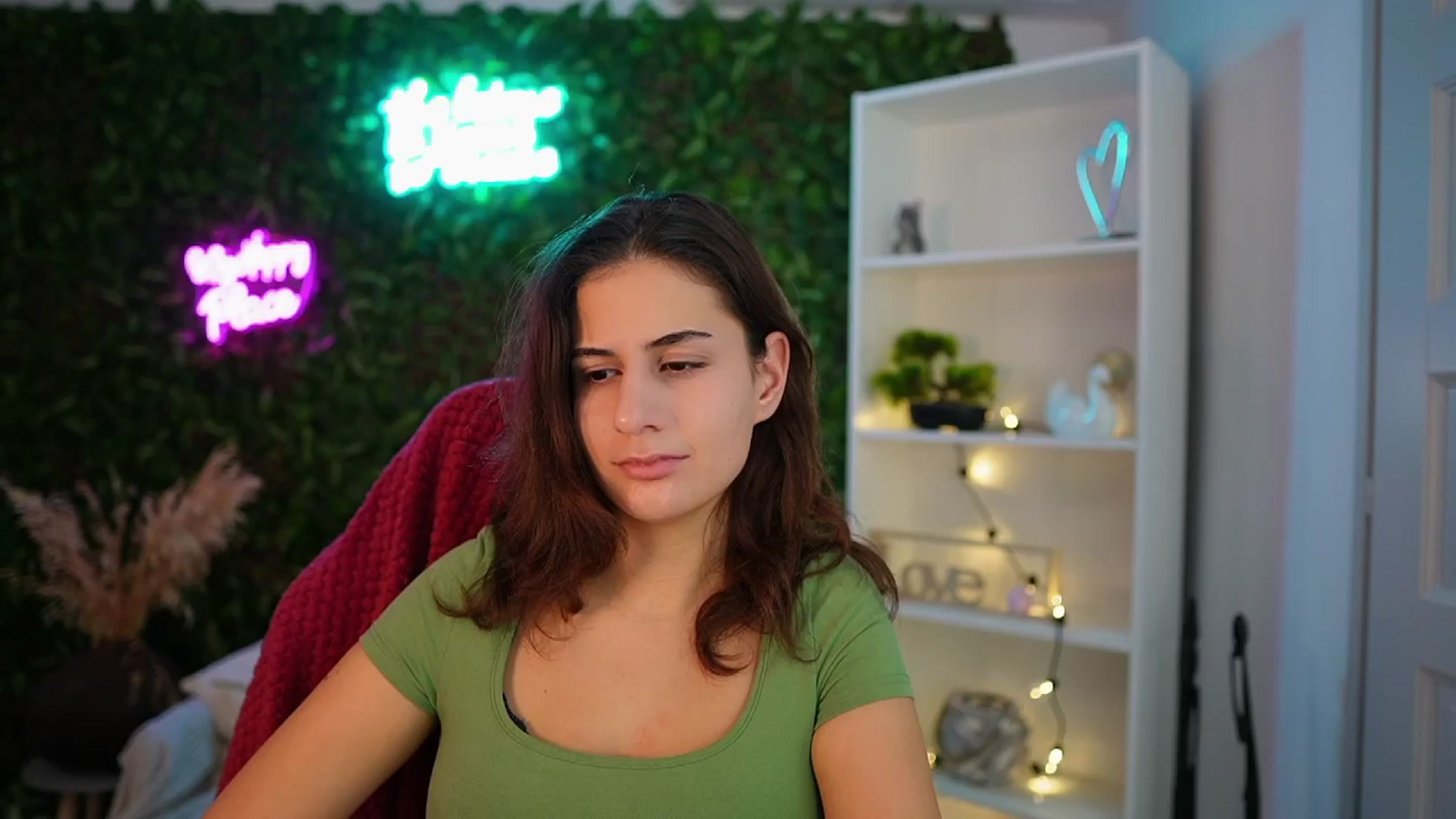 Gallery image thumbnail from Clair_Meek's myfreecams stream on, 12/26/2024, 10:38 image 1 of 20