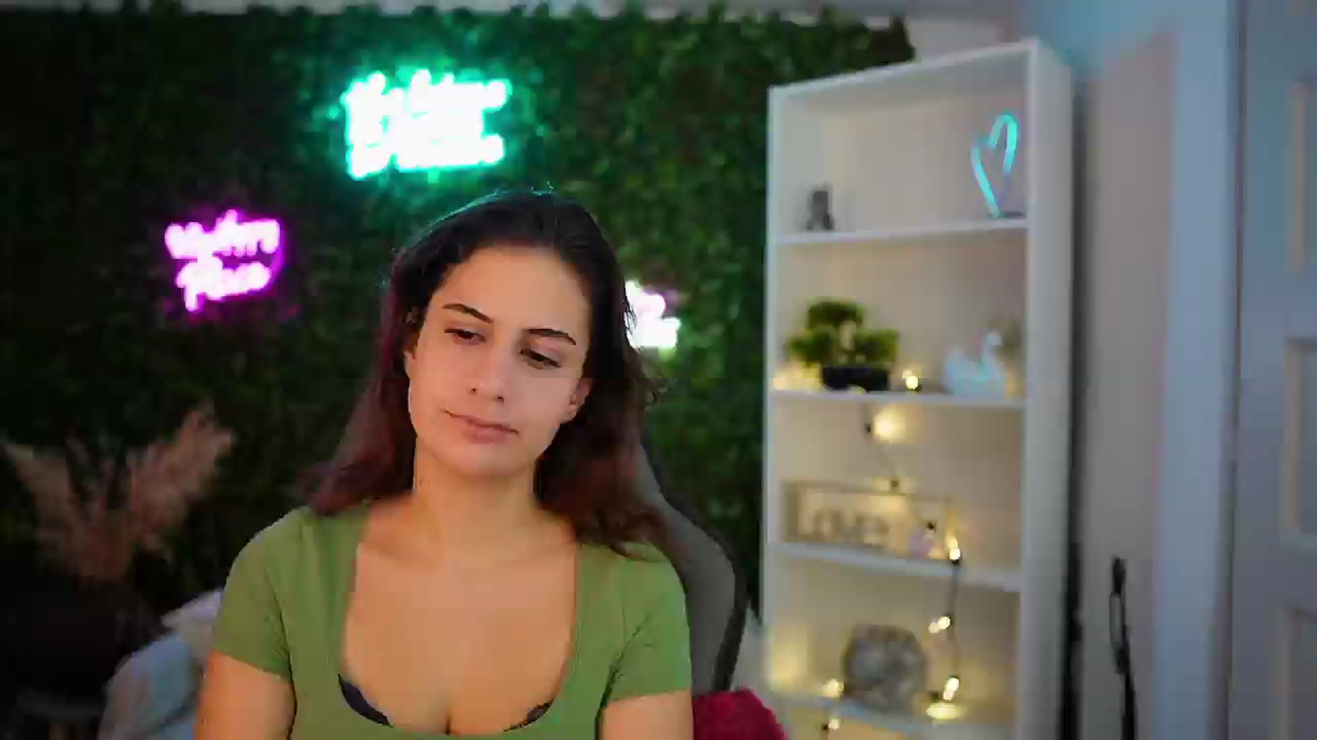 Gallery image thumbnail from Clair_Meek's myfreecams stream on, 12/26/2024, 14:22 image 4 of 20