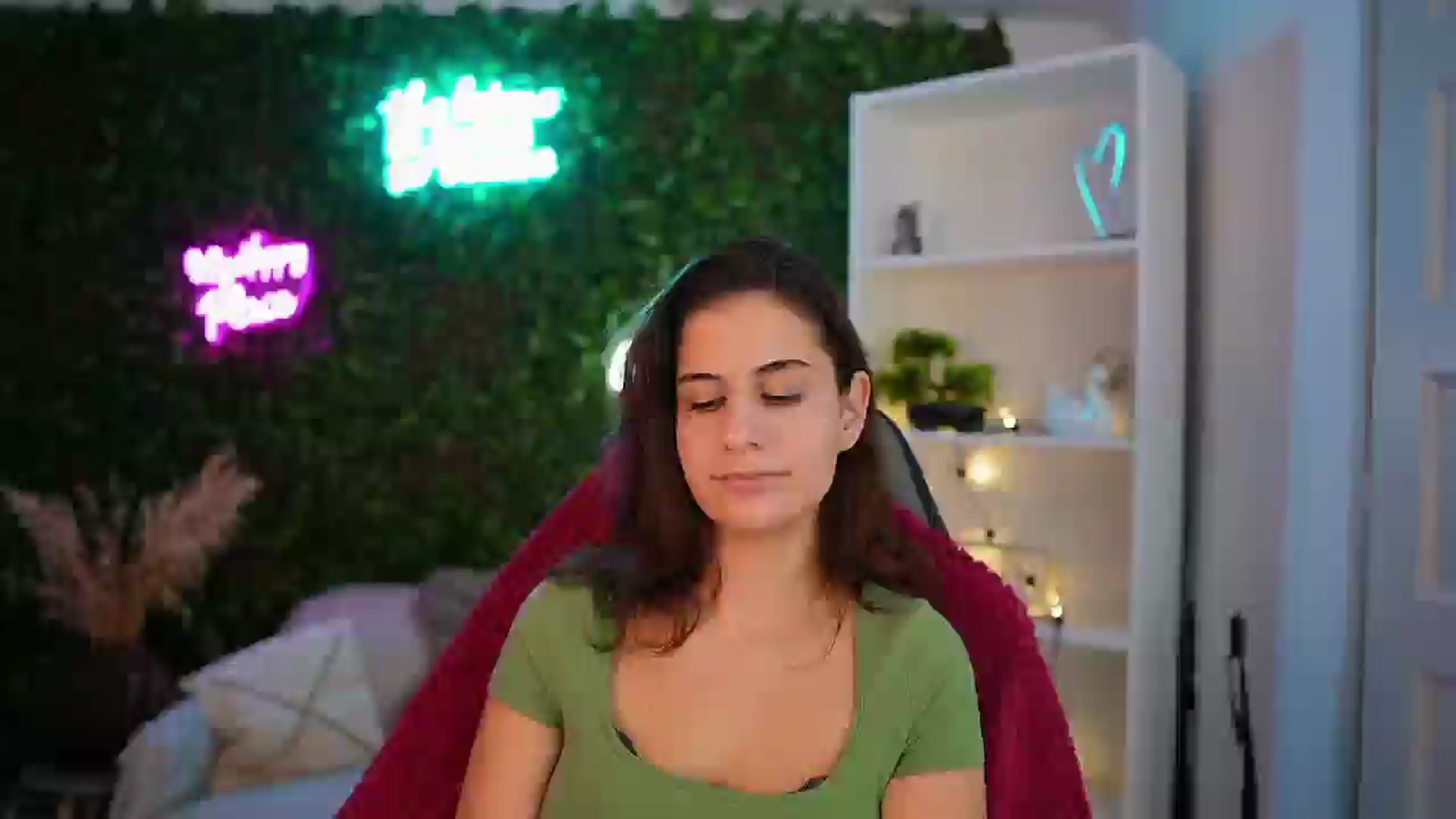 Gallery image thumbnail from Clair_Meek's myfreecams stream on, 12/26/2024, 14:22 image 20 of 20