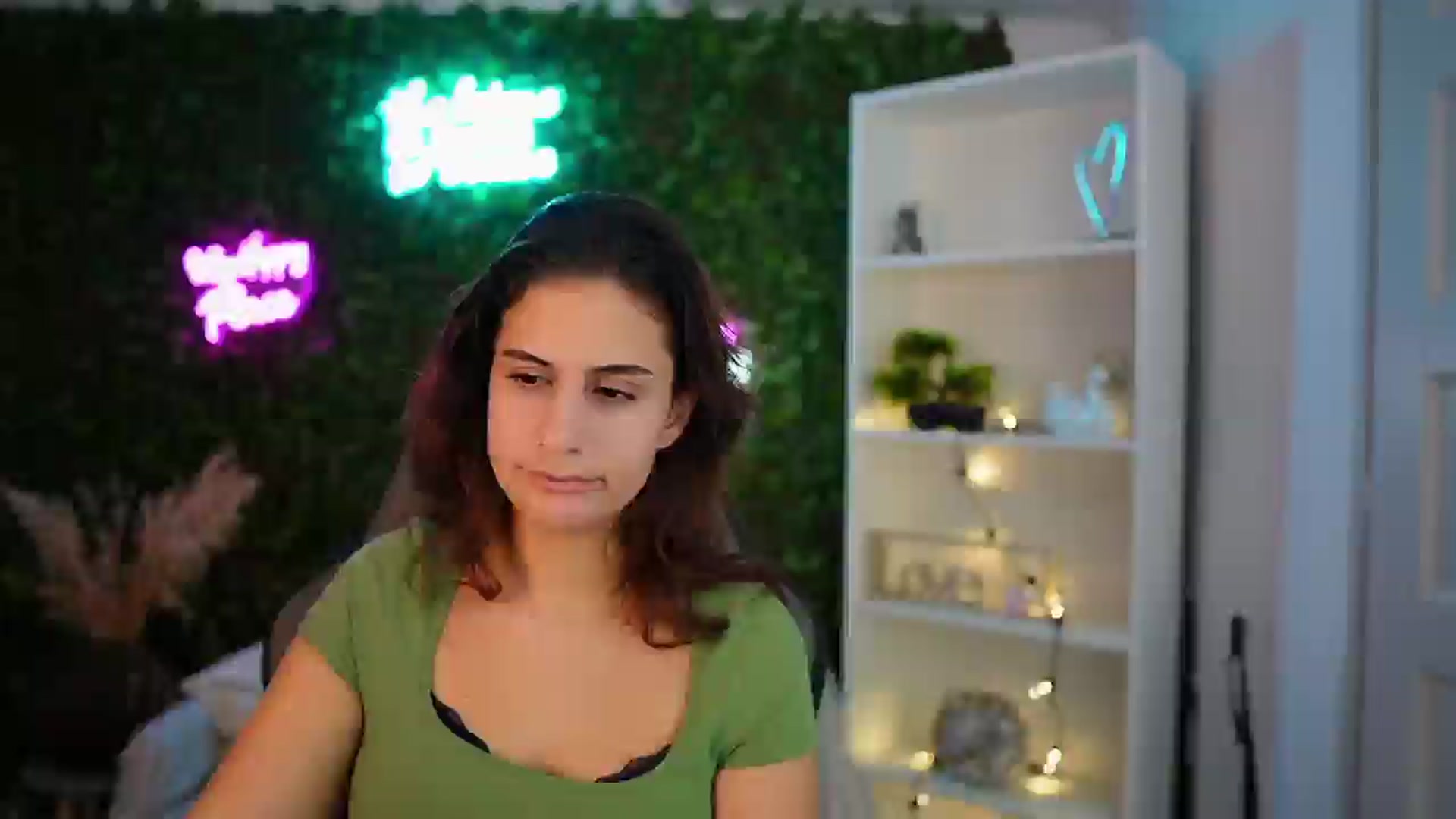 Gallery image thumbnail from Clair_Meek's myfreecams stream on, 12/26/2024, 14:22 image 6 of 20