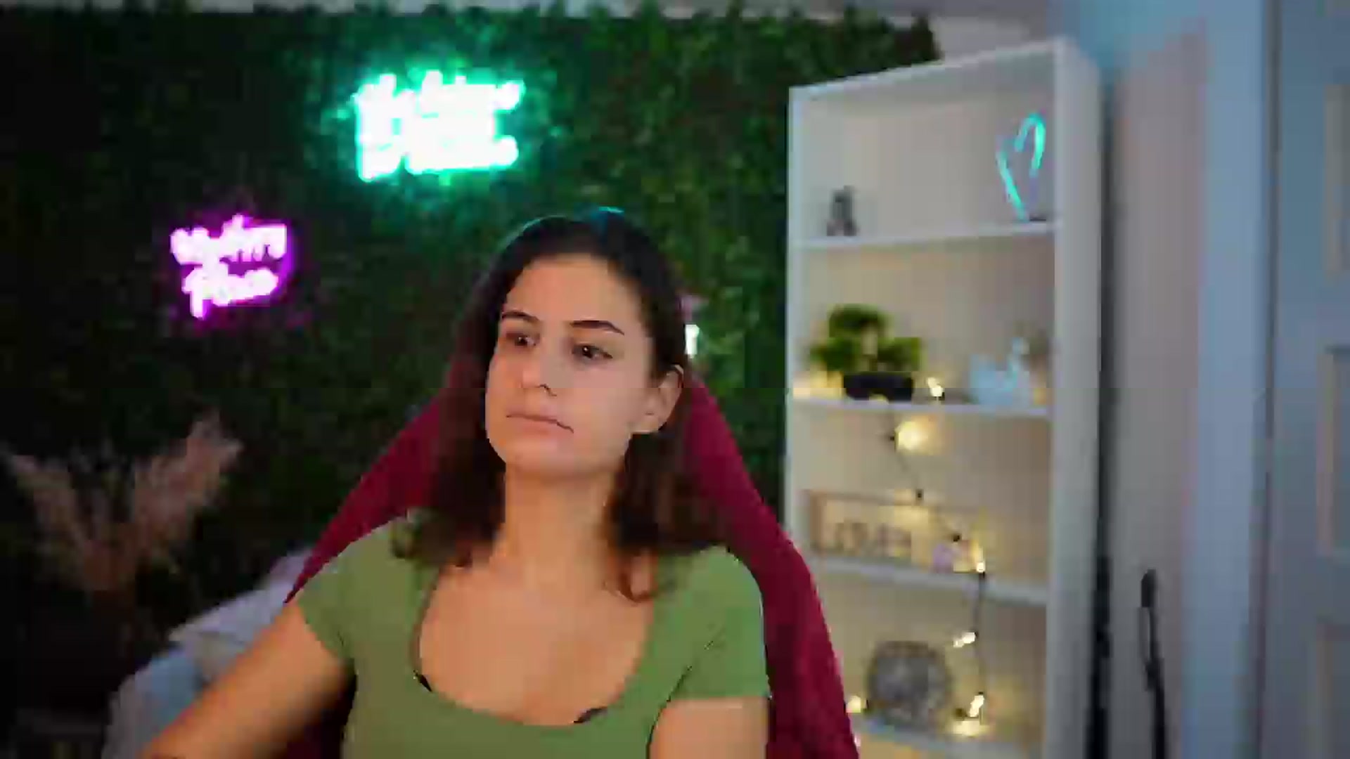 Gallery image thumbnail from Clair_Meek's myfreecams stream on, 12/26/2024, 14:22 image 12 of 20