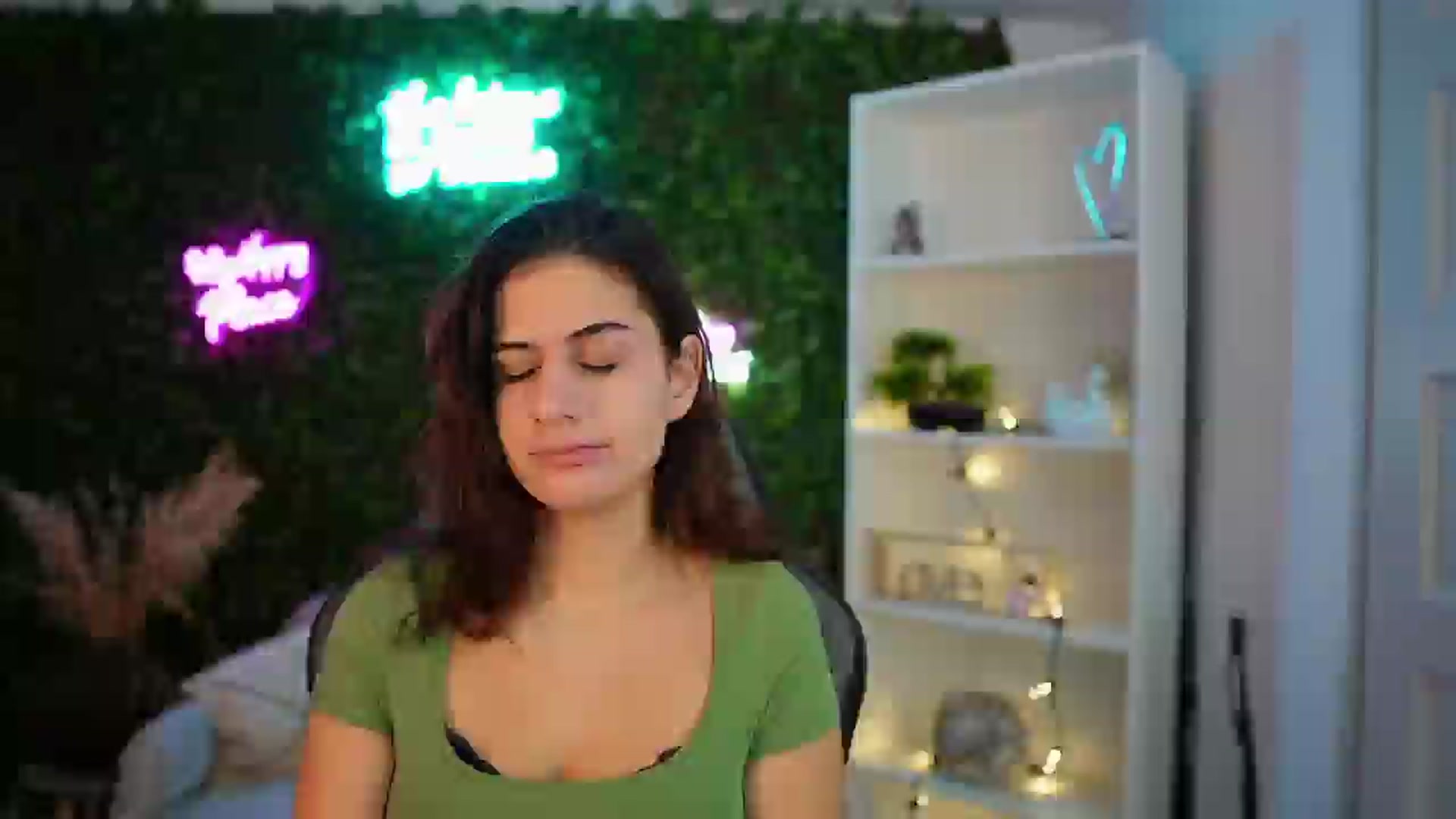 Gallery image thumbnail from Clair_Meek's myfreecams stream on, 12/26/2024, 14:22 image 3 of 20