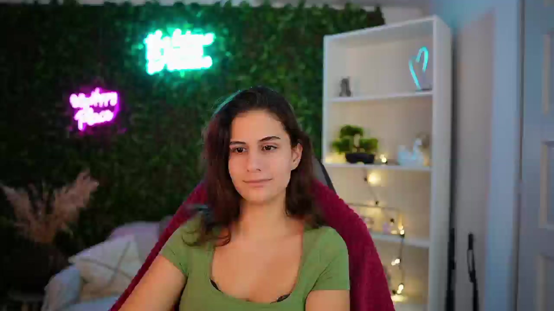 Gallery image thumbnail from Clair_Meek's myfreecams stream on, 12/26/2024, 14:22 image 18 of 20