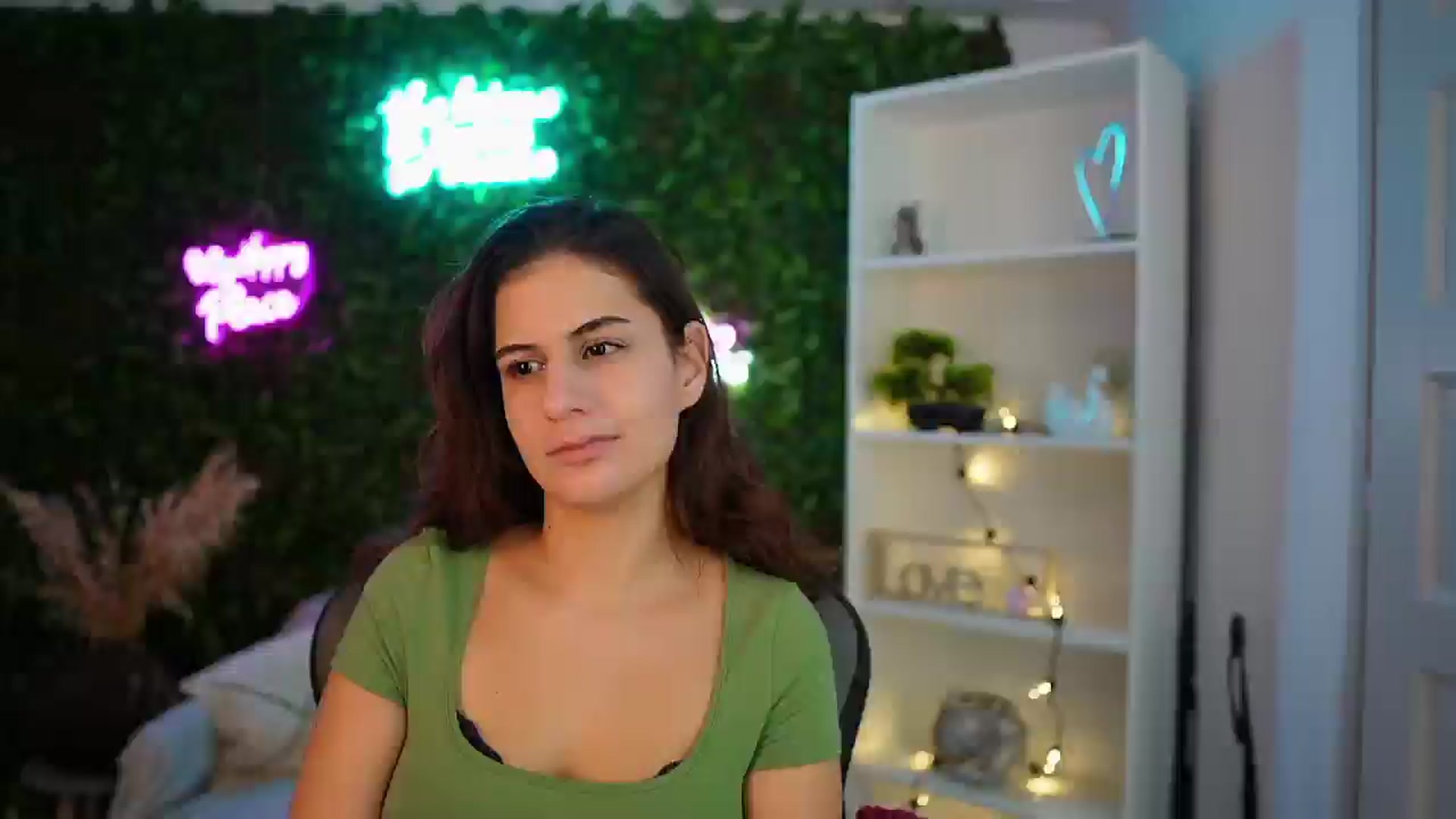 Gallery image thumbnail from Clair_Meek's myfreecams stream on, 12/26/2024, 14:22 image 2 of 20