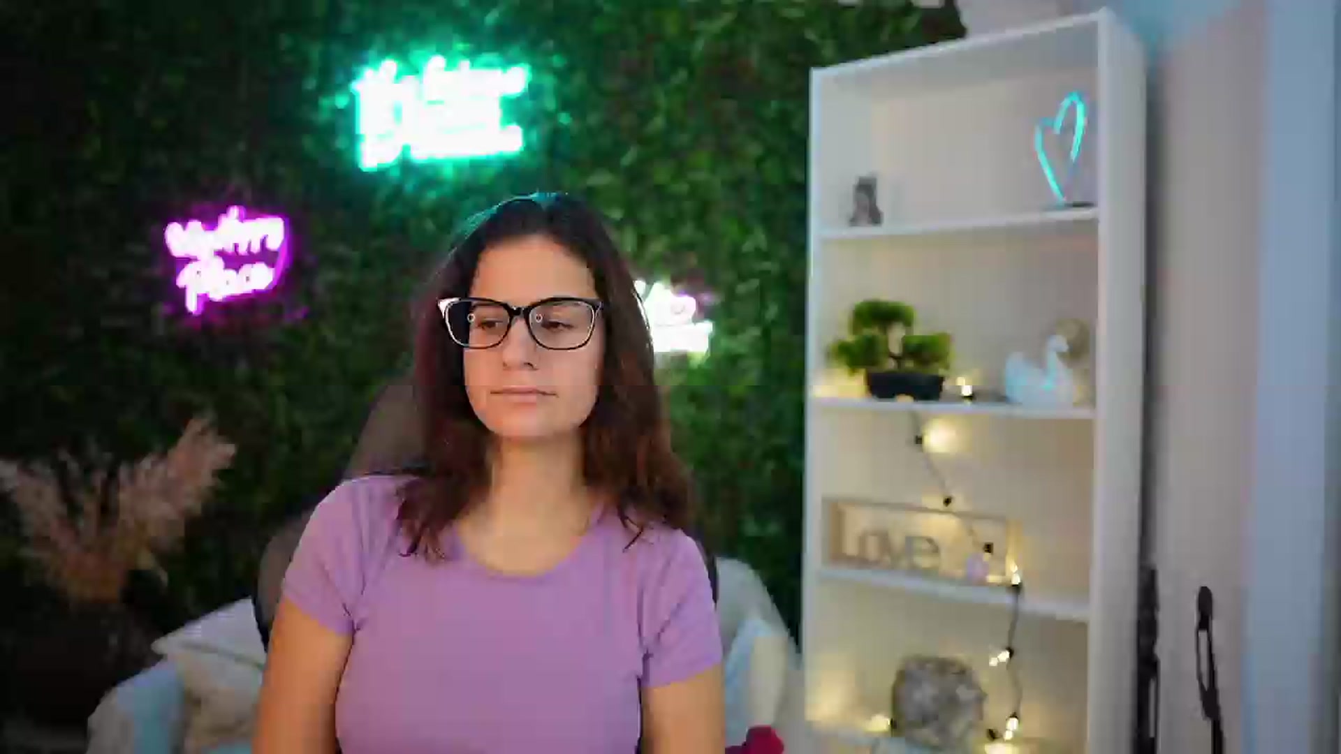 Gallery image thumbnail from Clair_Meek's myfreecams stream on, 12/27/2024, 13:21 image 10 of 20