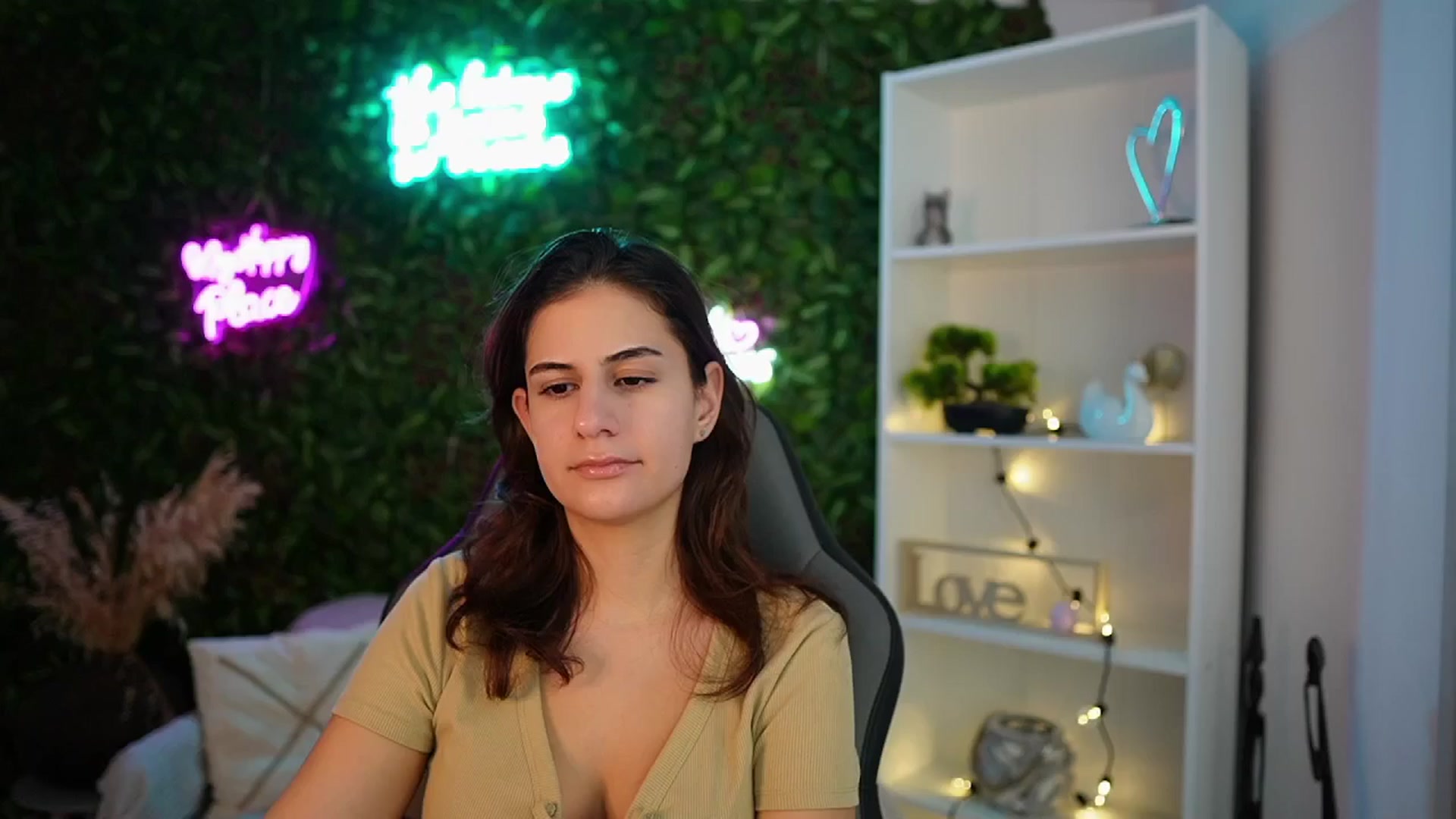 Gallery image thumbnail from Clair_Meek's myfreecams stream on, 01/02/2025, 14:01 image 4 of 20