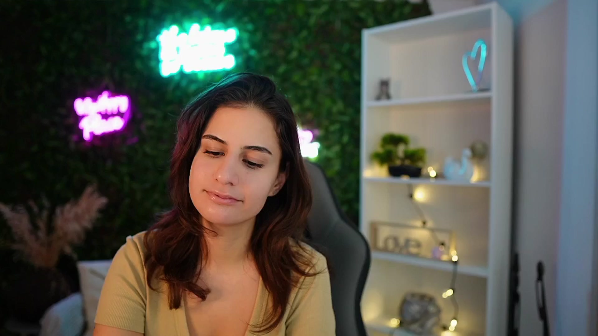 Gallery image thumbnail from Clair_Meek's myfreecams stream on, 01/02/2025, 14:01 image 8 of 20