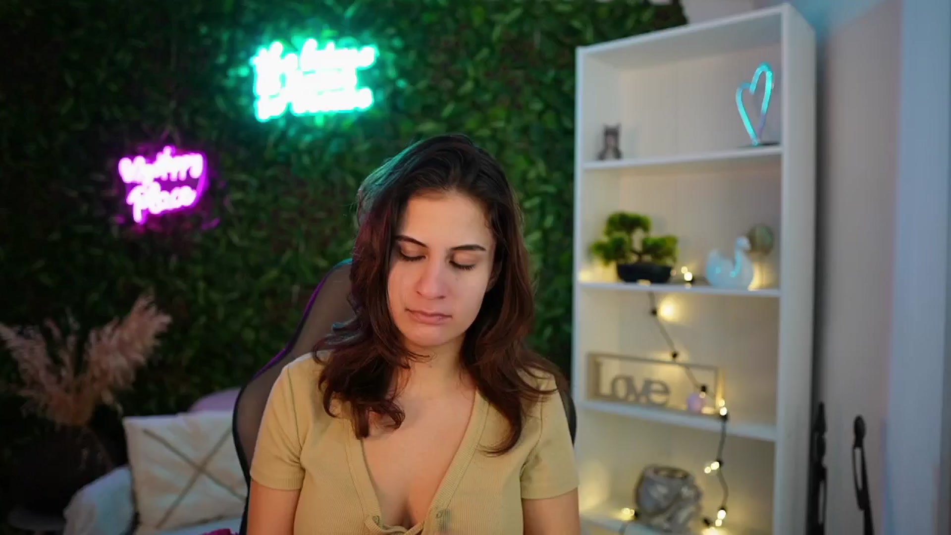 Gallery image thumbnail from Clair_Meek's myfreecams stream on, 01/02/2025, 14:01 image 13 of 20