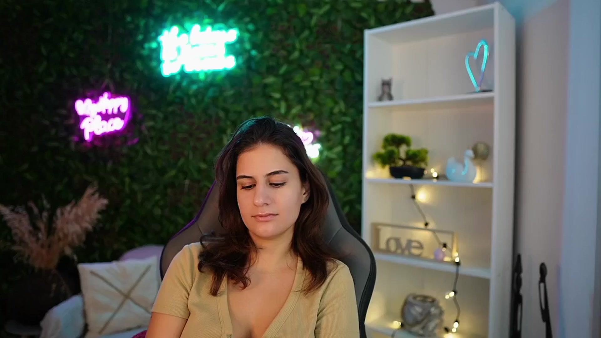 Gallery image thumbnail from Clair_Meek's myfreecams stream on, 01/02/2025, 14:01 image 7 of 20