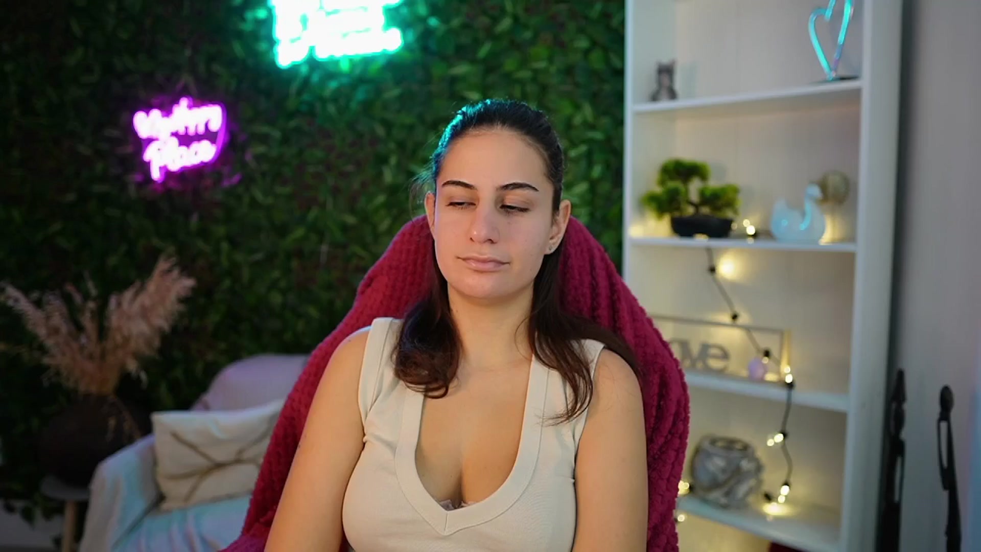 Gallery image thumbnail from Clair_Meek's myfreecams stream on, 01/03/2025, 10:50 image 12 of 20