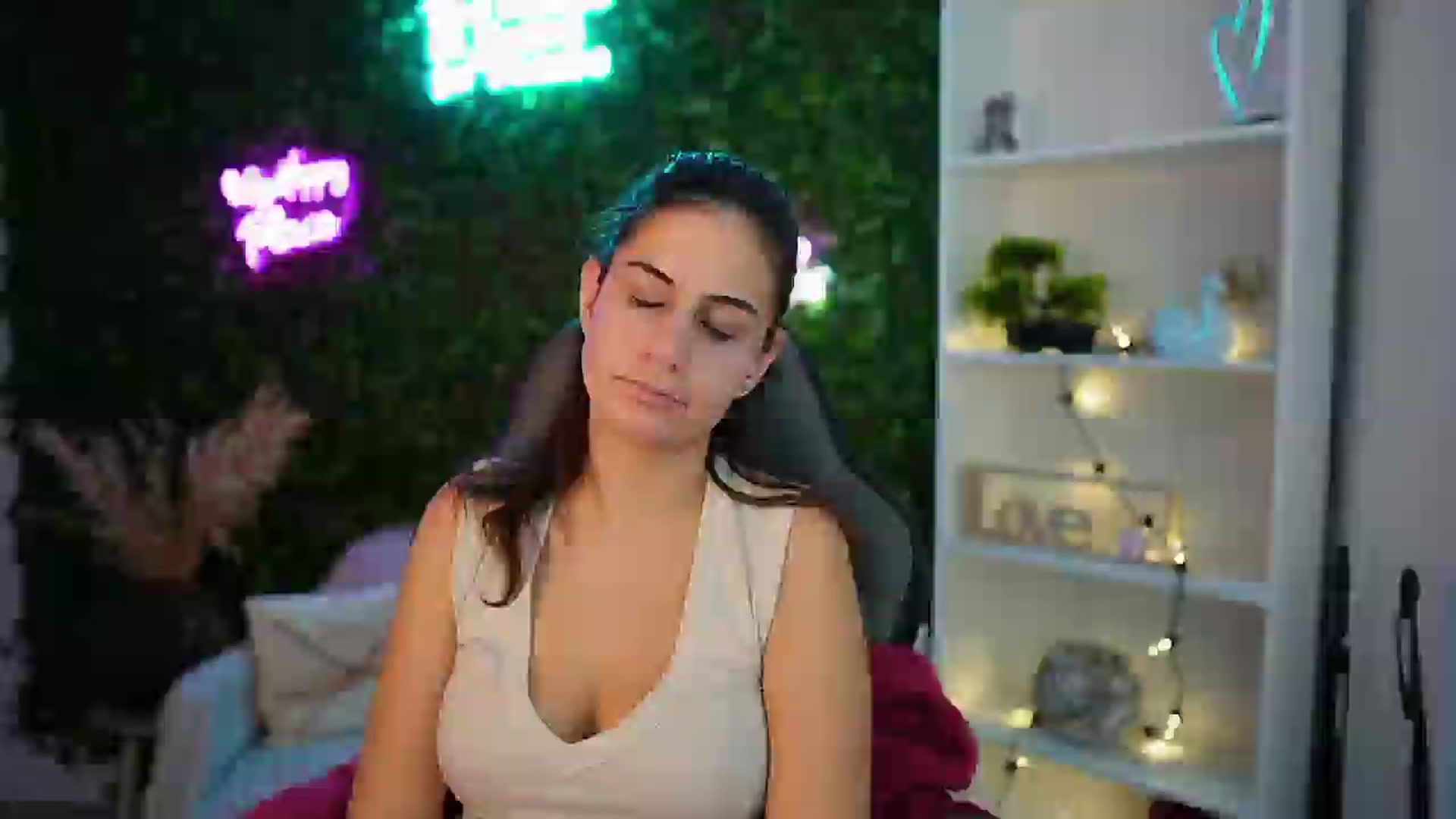 Gallery image thumbnail from Clair_Meek's myfreecams stream on, 01/03/2025, 13:57 image 17 of 20