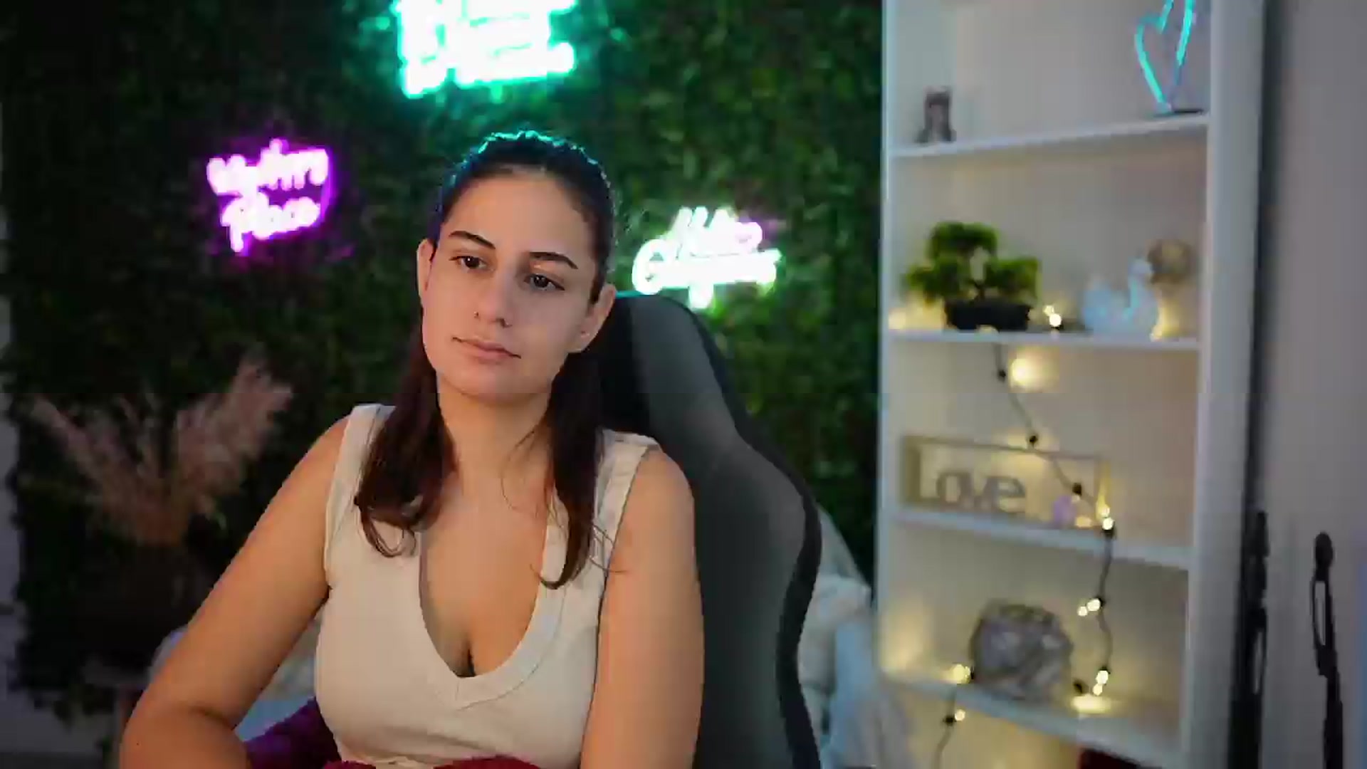 Gallery image thumbnail from Clair_Meek's myfreecams stream on, 01/03/2025, 13:57 image 6 of 20