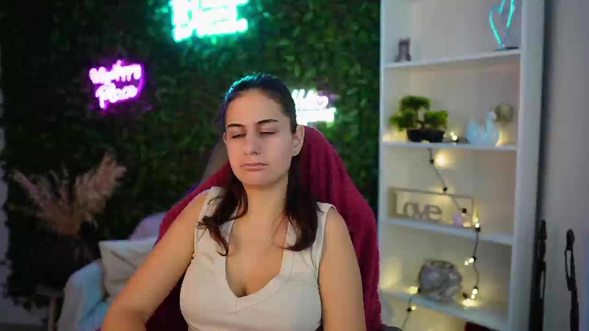 Gallery image thumbnail from Clair_Meek's myfreecams stream on, 01/03/2025, 13:57 image 10 of 20