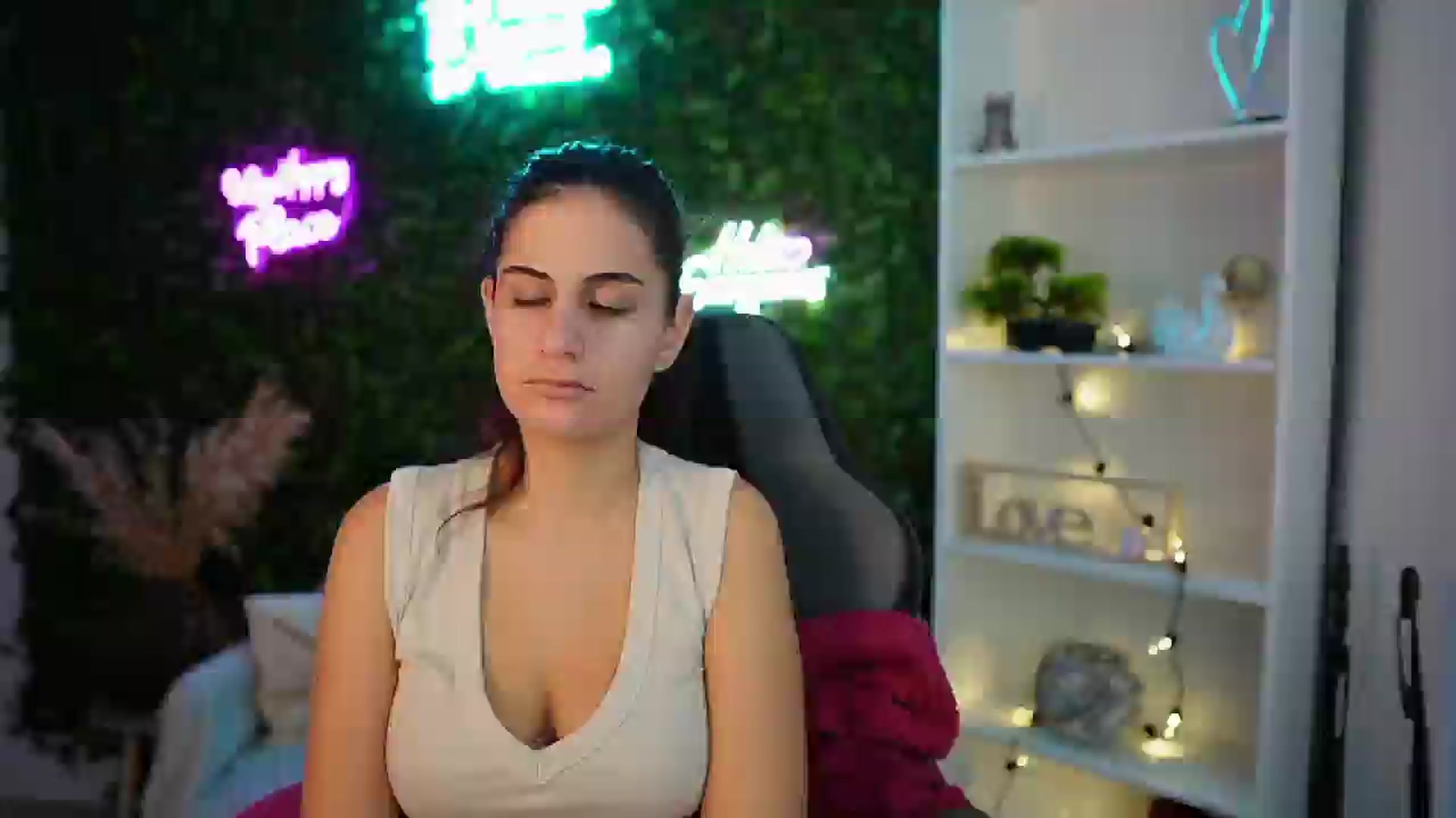 Gallery image thumbnail from Clair_Meek's myfreecams stream on, 01/03/2025, 13:57 image 15 of 20
