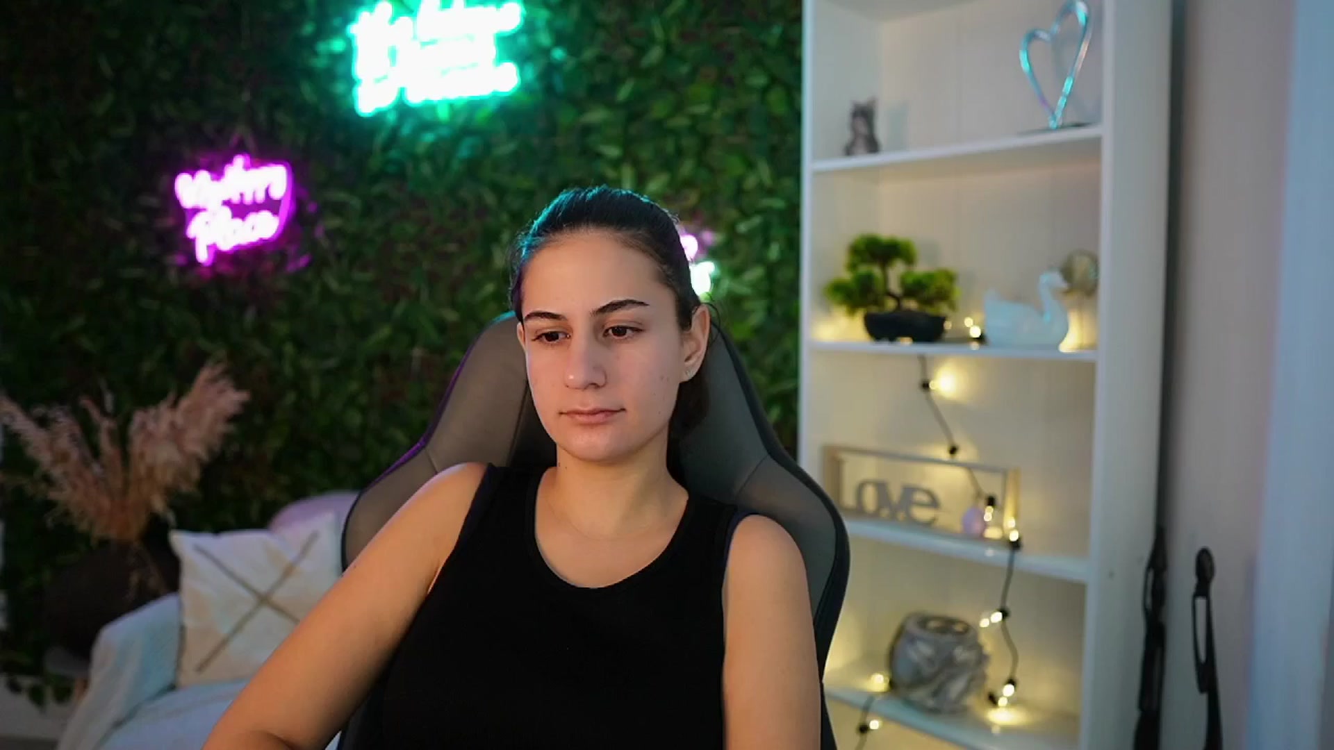 Gallery image thumbnail from Clair_Meek's myfreecams stream on, 01/06/2025, 11:07 image 2 of 20