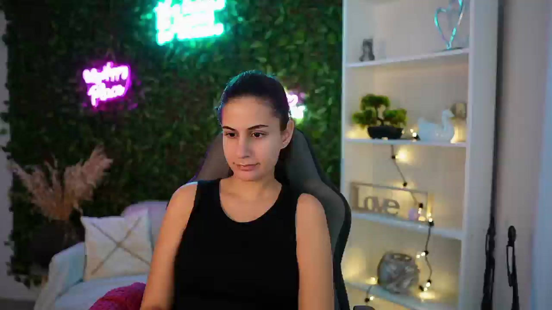 Gallery image thumbnail from Clair_Meek's myfreecams stream on, 01/06/2025, 13:11 image 1 of 20