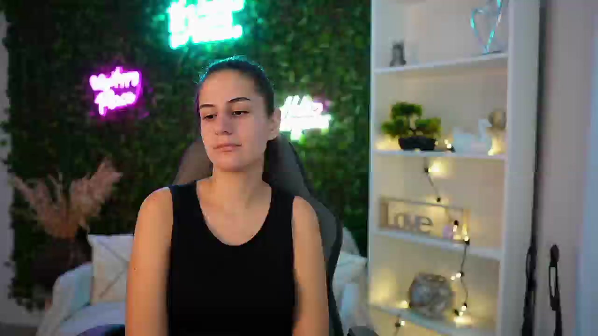 Gallery image thumbnail from Clair_Meek's myfreecams stream on, 01/06/2025, 13:11 image 9 of 20