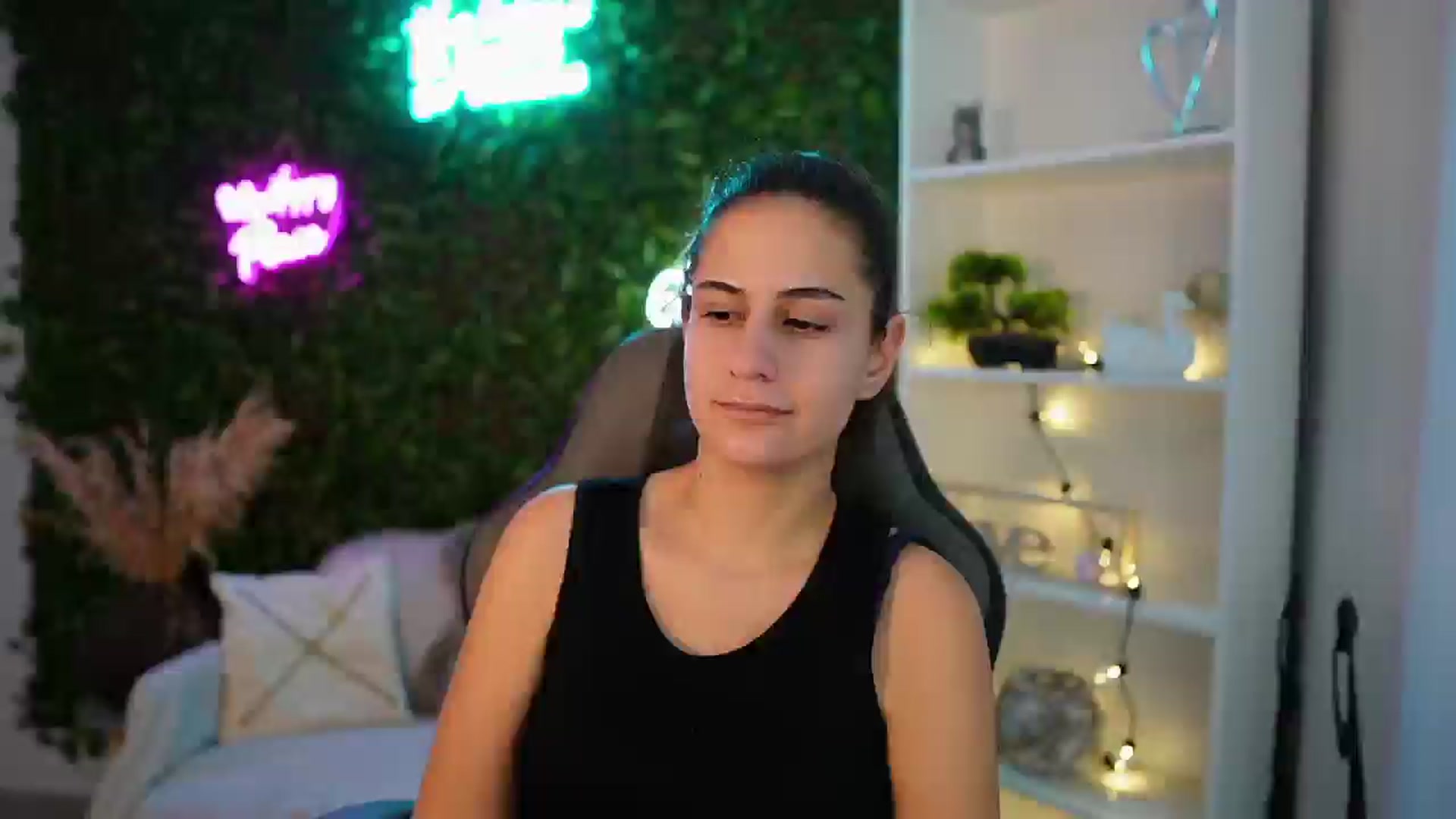Gallery image thumbnail from Clair_Meek's myfreecams stream on, 01/06/2025, 13:11 image 13 of 20