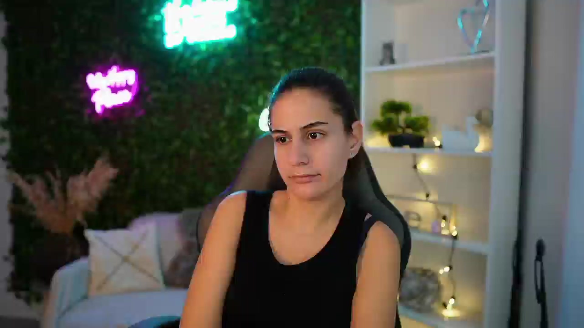 Gallery image thumbnail from Clair_Meek's myfreecams stream on, 01/06/2025, 13:11 image 17 of 20