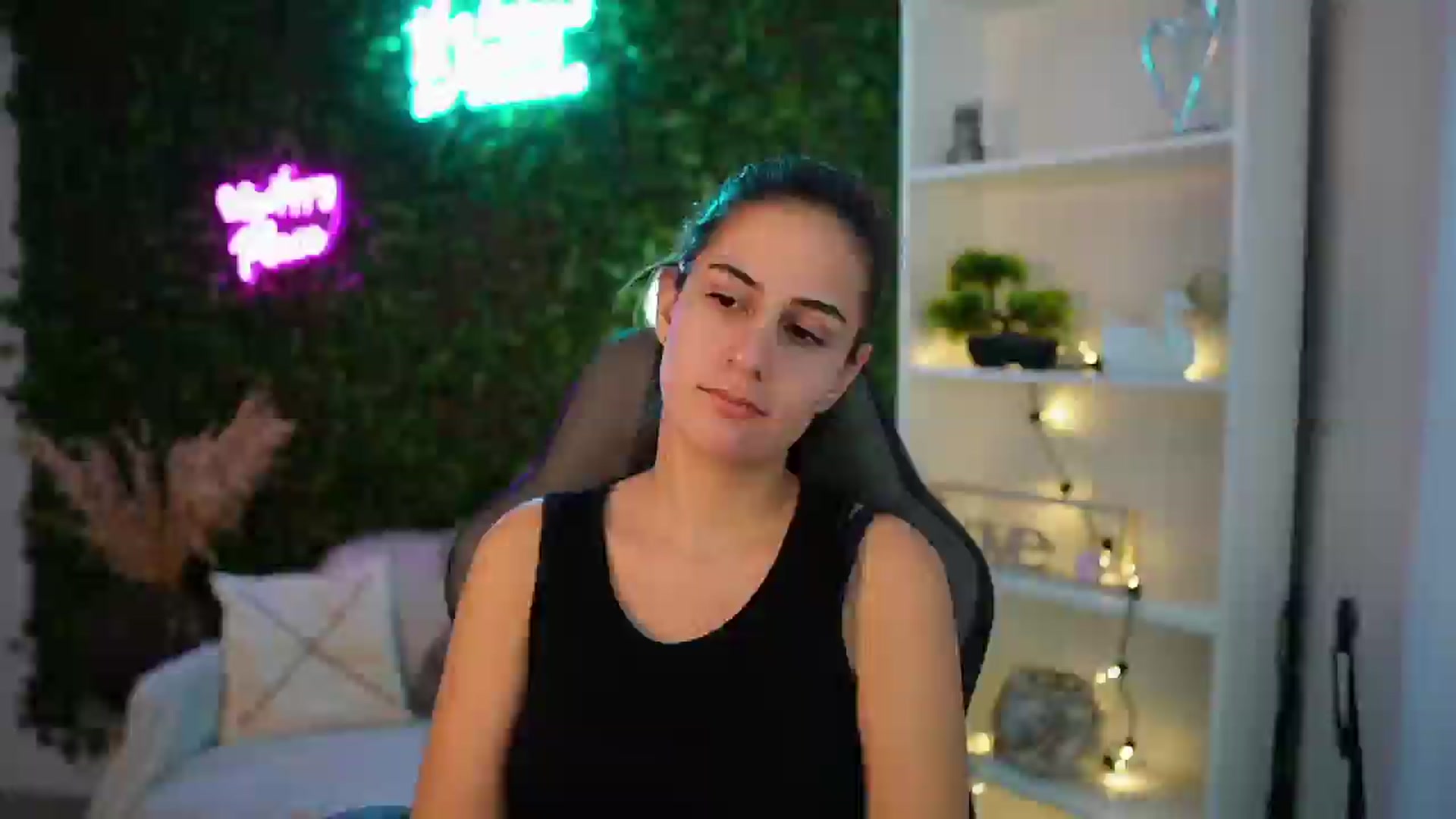 Gallery image thumbnail from Clair_Meek's myfreecams stream on, 01/06/2025, 13:11 image 12 of 20