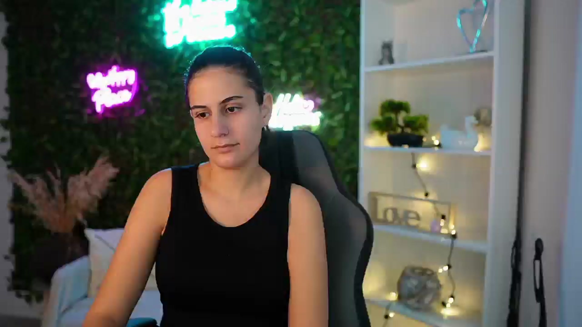 Gallery image thumbnail from Clair_Meek's myfreecams stream on, 01/06/2025, 13:57 image 18 of 20