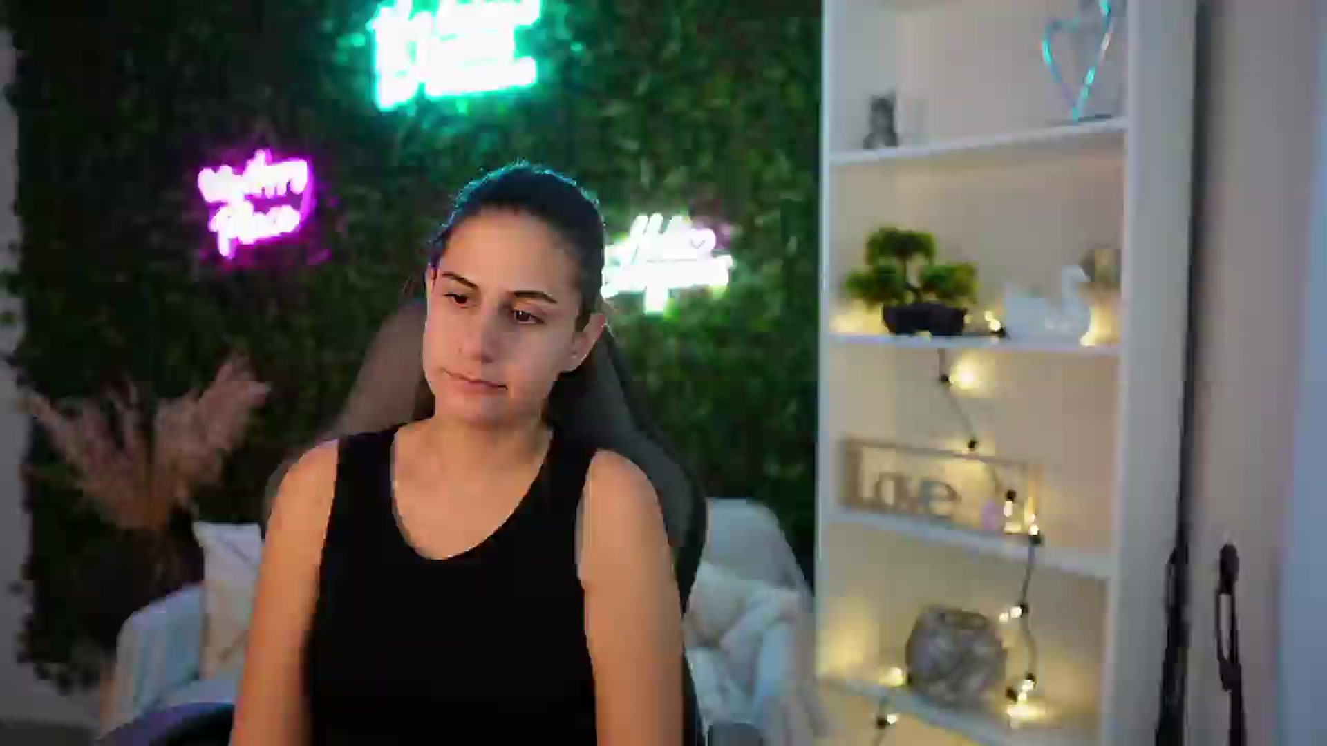 Gallery image thumbnail from Clair_Meek's myfreecams stream on, 01/06/2025, 13:57 image 8 of 20