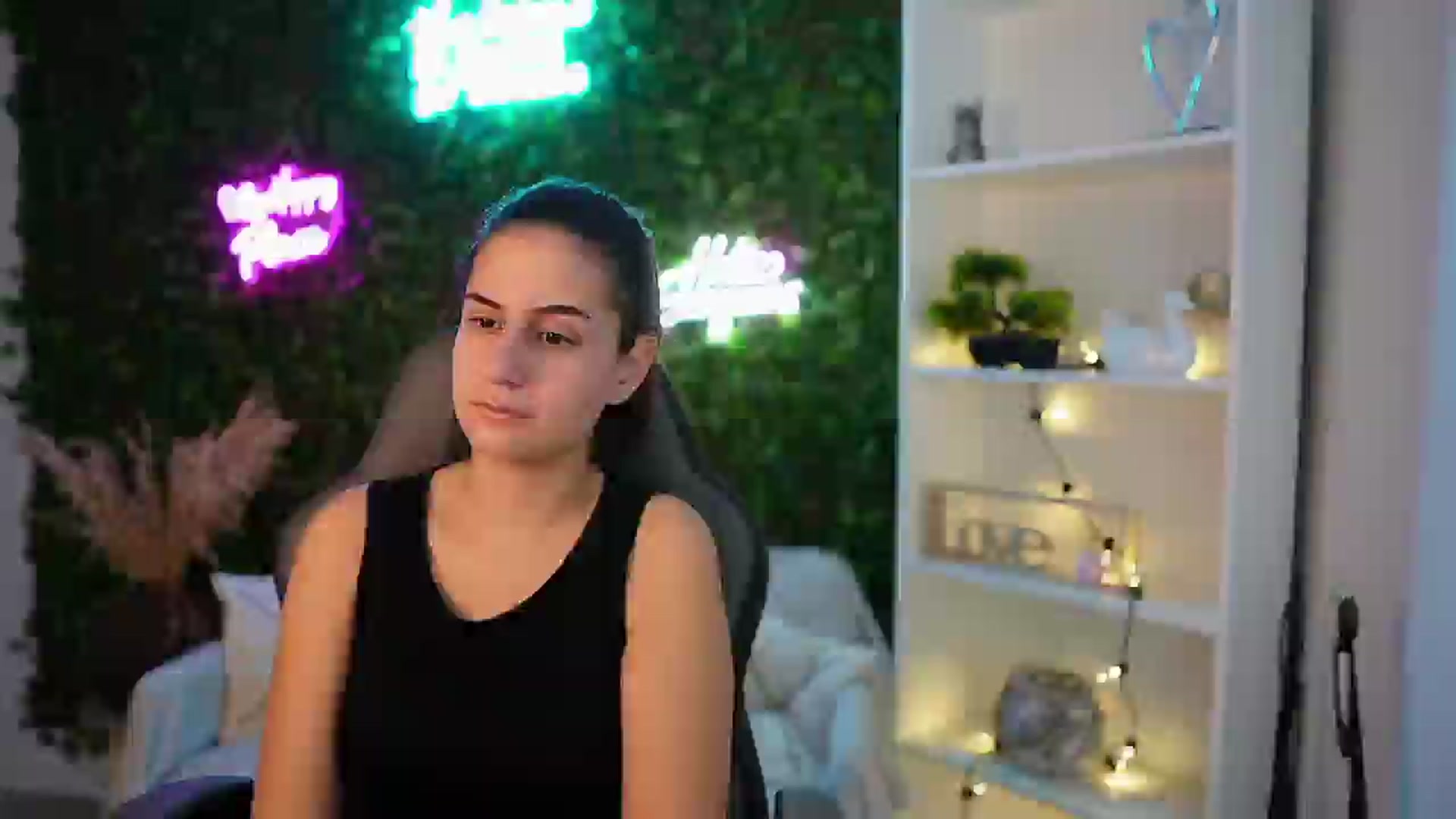 Gallery image thumbnail from Clair_Meek's myfreecams stream on, 01/06/2025, 13:57 image 6 of 20
