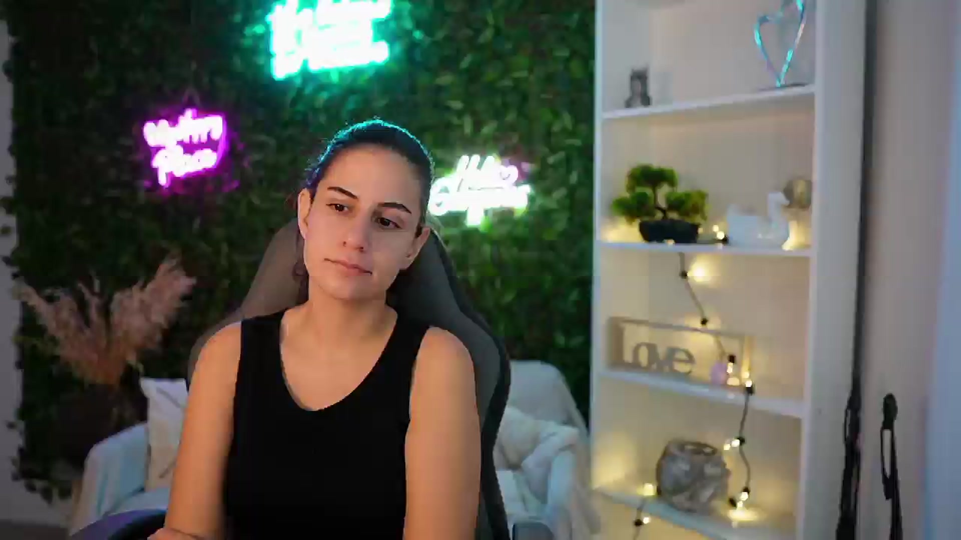Gallery image thumbnail from Clair_Meek's myfreecams stream on, 01/06/2025, 13:57 image 5 of 20