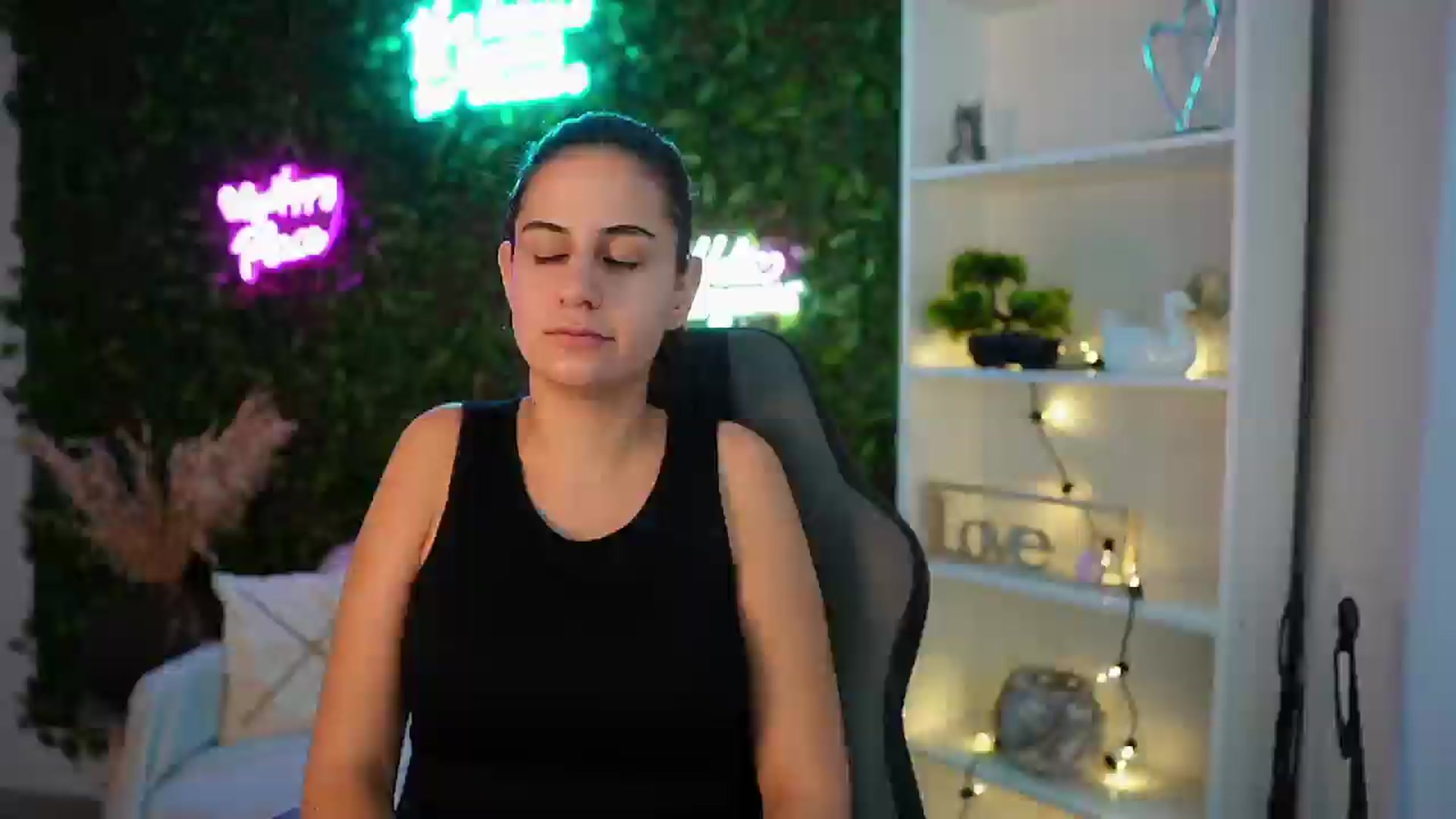 Gallery image thumbnail from Clair_Meek's myfreecams stream on, 01/06/2025, 13:57 image 17 of 20