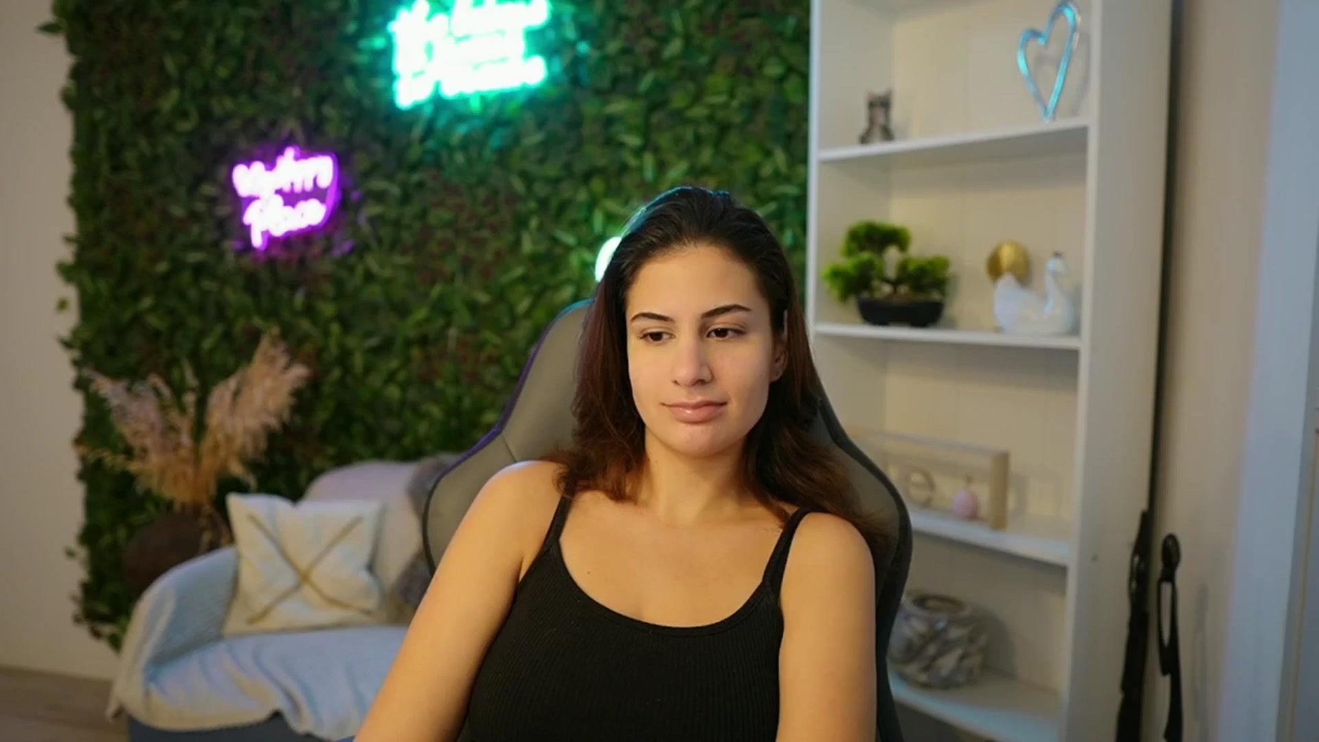 Gallery image thumbnail from Clair_Meek's myfreecams stream on, 01/14/2025, 14:35 image 5 of 20