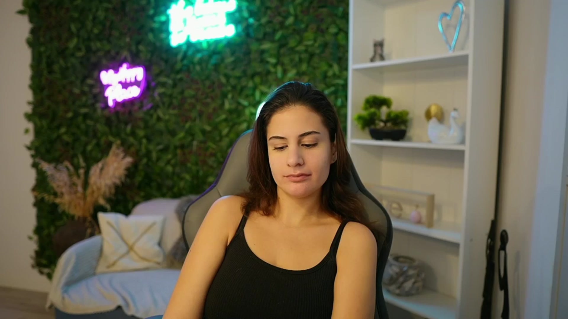 Gallery image thumbnail from Clair_Meek's myfreecams stream on, 01/14/2025, 14:35 image 6 of 20