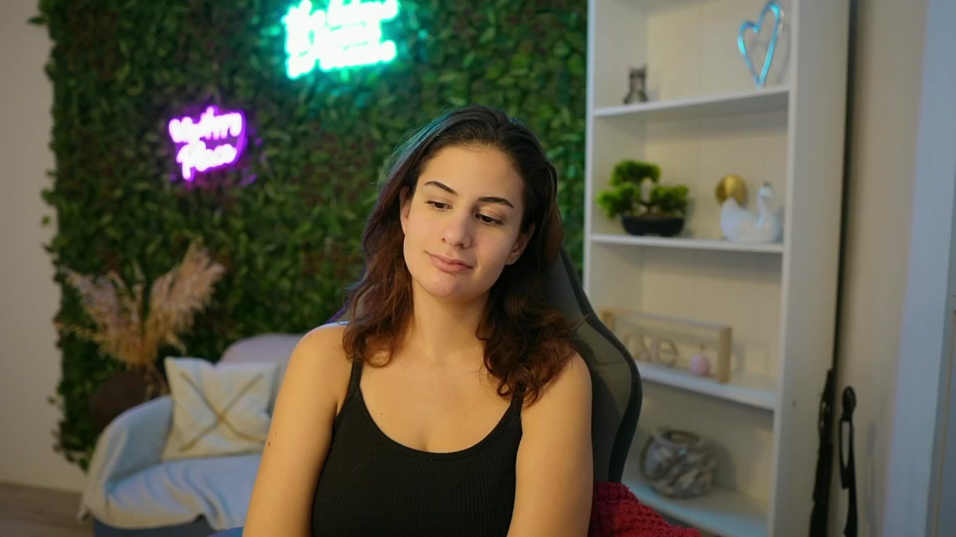 Gallery image thumbnail from Clair_Meek's myfreecams stream on, 01/14/2025, 14:35 image 10 of 20