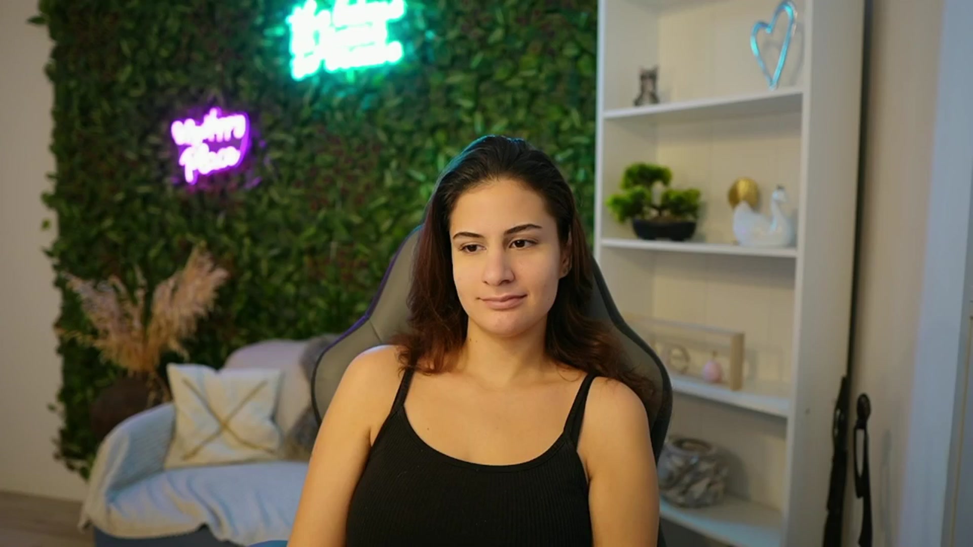 Gallery image thumbnail from Clair_Meek's myfreecams stream on, 01/14/2025, 14:35 image 4 of 20