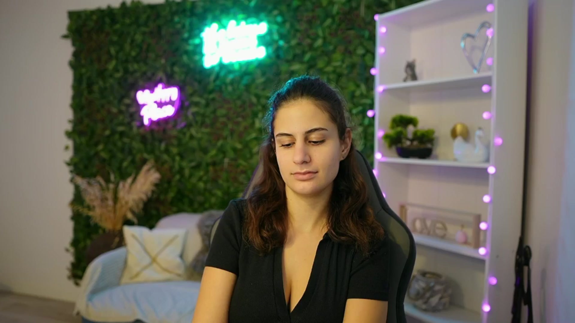 Gallery image thumbnail from Clair_Meek's myfreecams stream on, 01/15/2025, 14:08 image 14 of 20