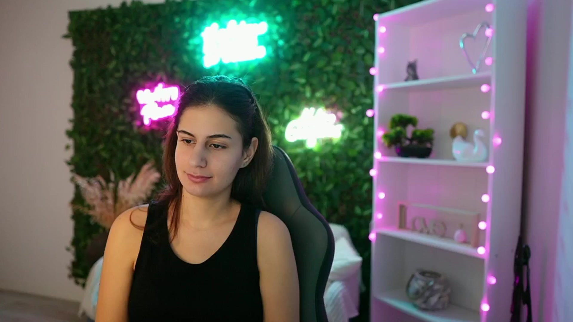Gallery image thumbnail from Clair_Meek's myfreecams stream on, 01/16/2025, 13:32 image 12 of 20