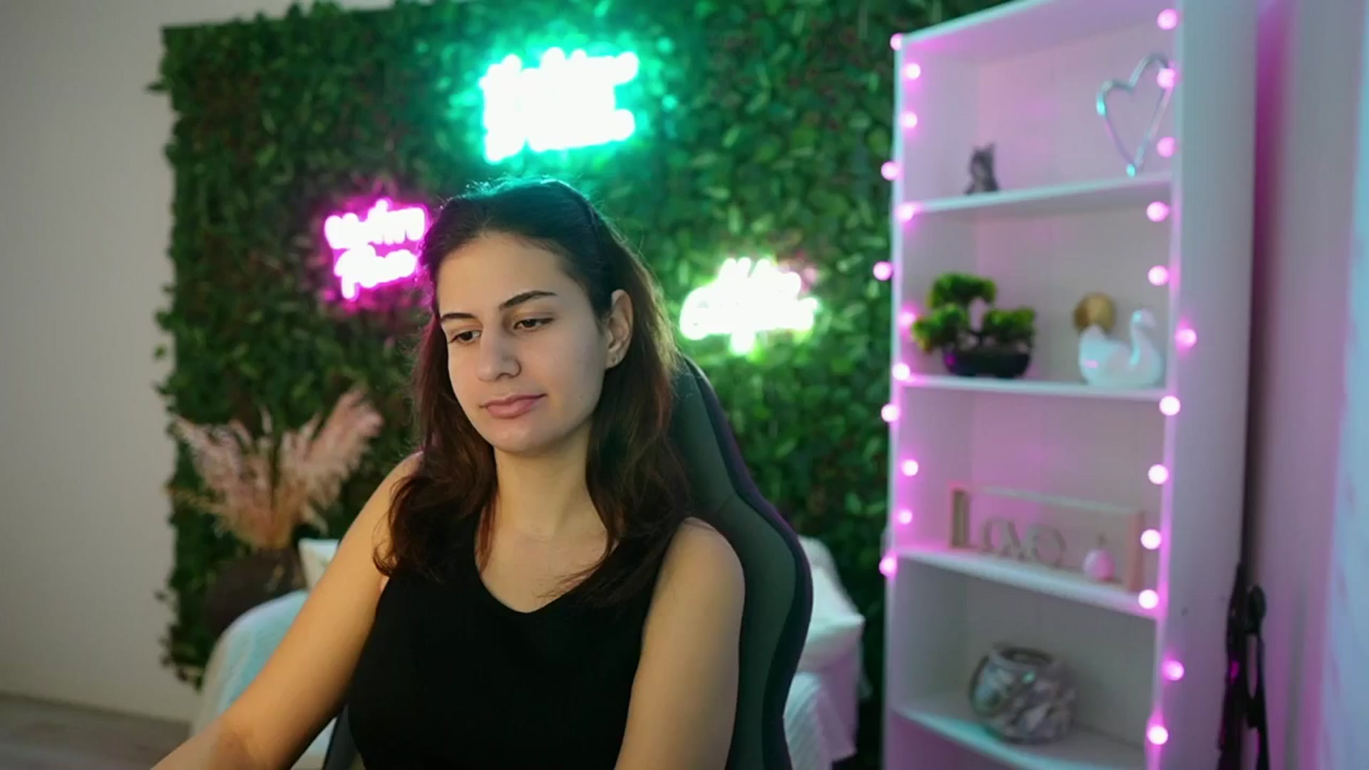 Gallery image thumbnail from Clair_Meek's myfreecams stream on, 01/16/2025, 13:32 image 9 of 20