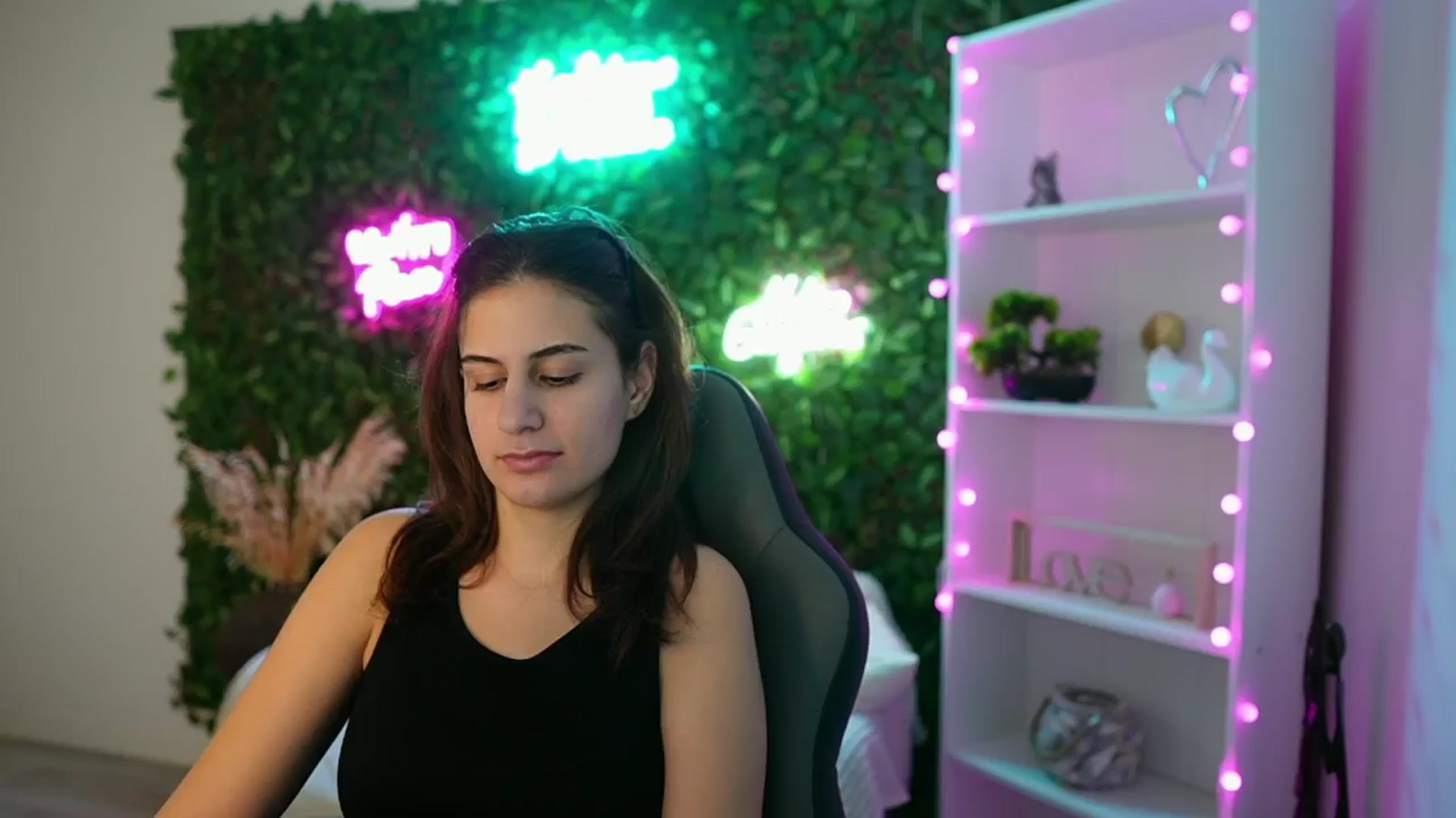 Gallery image thumbnail from Clair_Meek's myfreecams stream on, 01/16/2025, 14:16 image 2 of 20