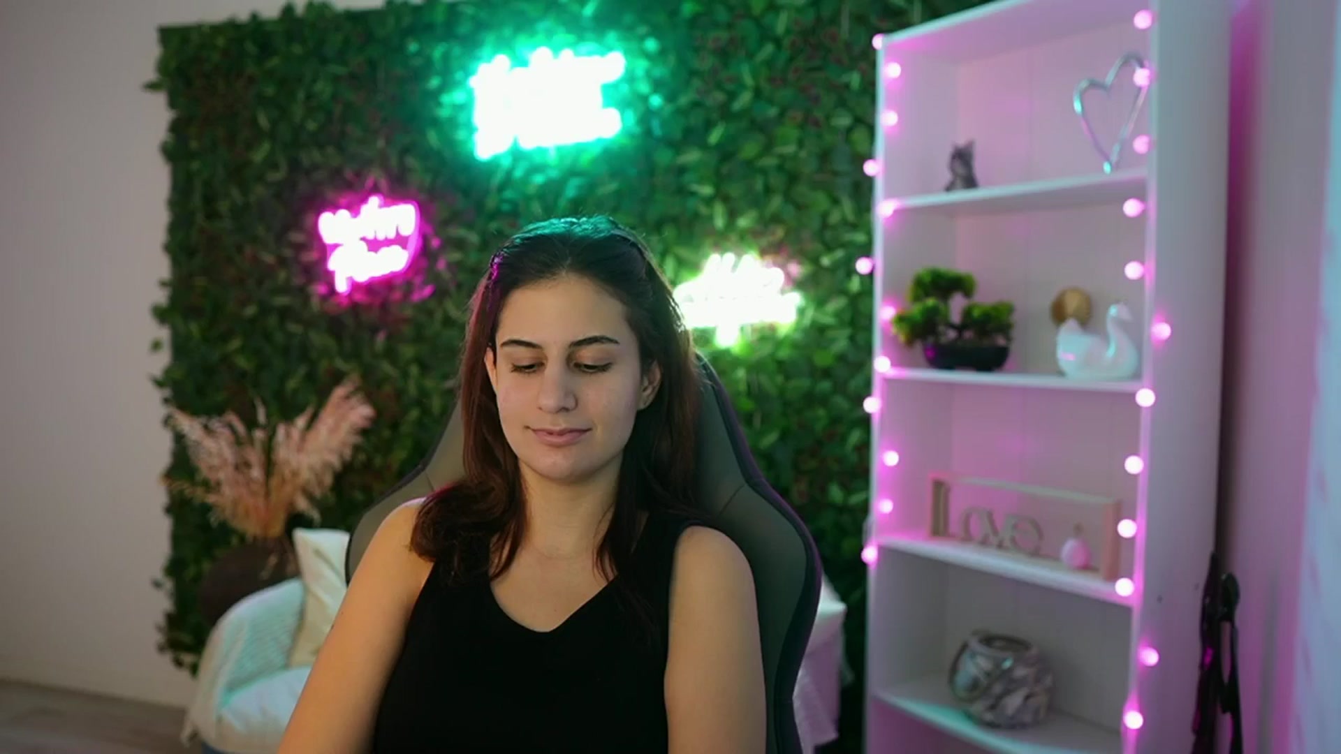 Gallery image thumbnail from Clair_Meek's myfreecams stream on, 01/16/2025, 14:16 image 10 of 20