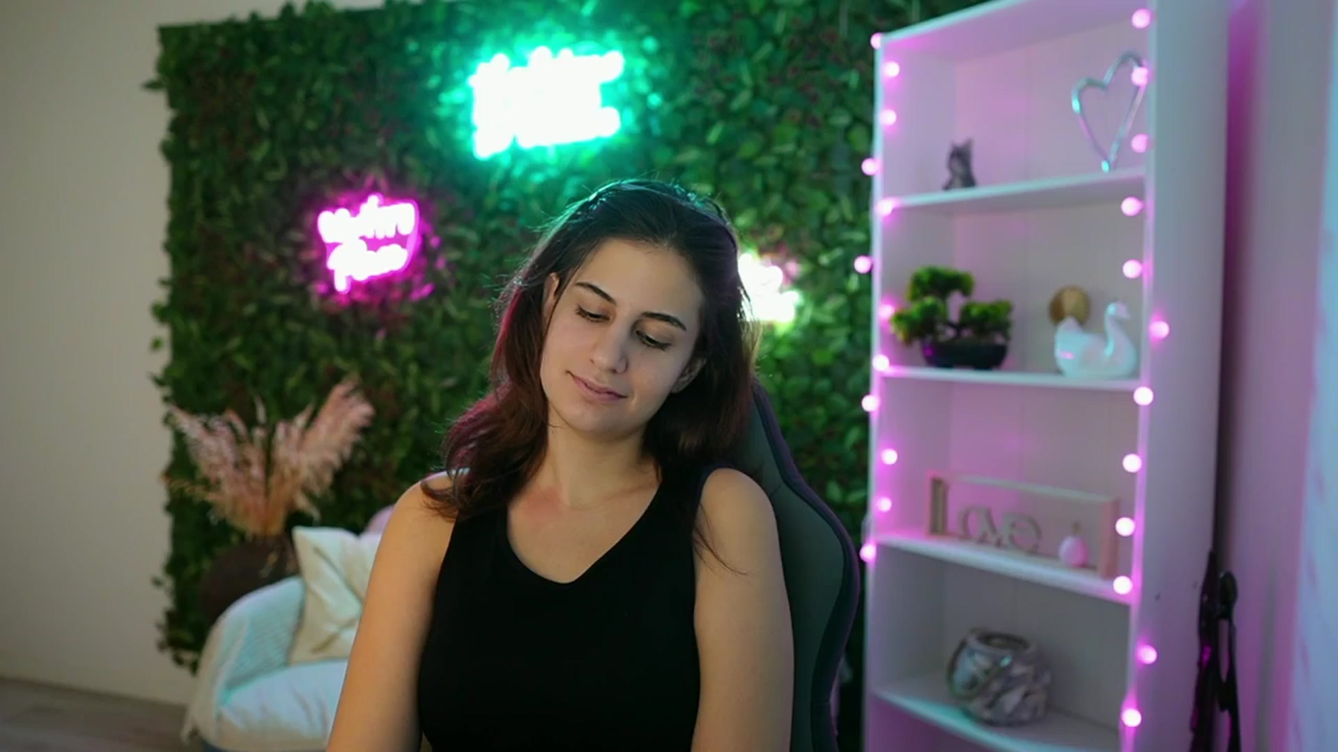 Gallery image thumbnail from Clair_Meek's myfreecams stream on, 01/16/2025, 14:16 image 15 of 20