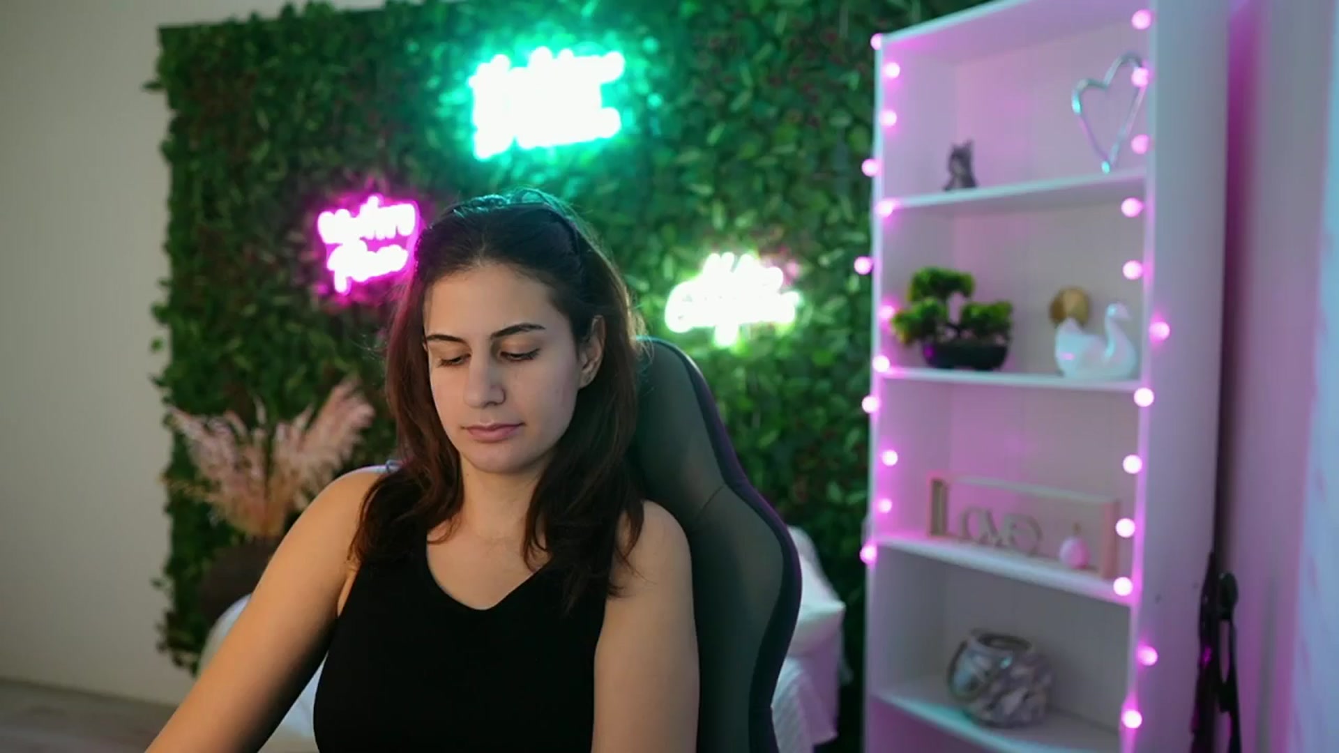 Gallery image thumbnail from Clair_Meek's myfreecams stream on, 01/16/2025, 14:16 image 3 of 20